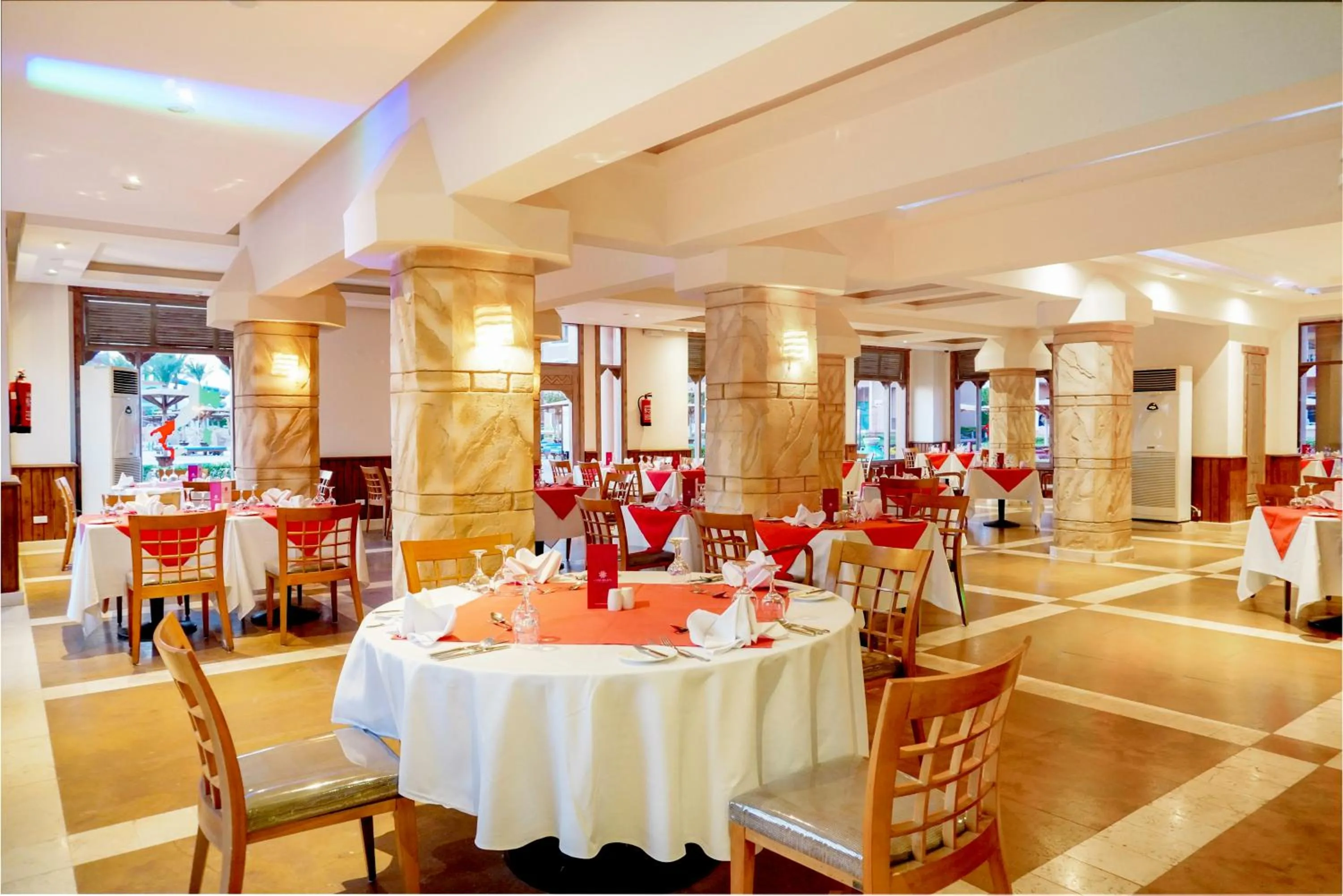 Restaurant/places to eat in Charmillion Club Aquapark