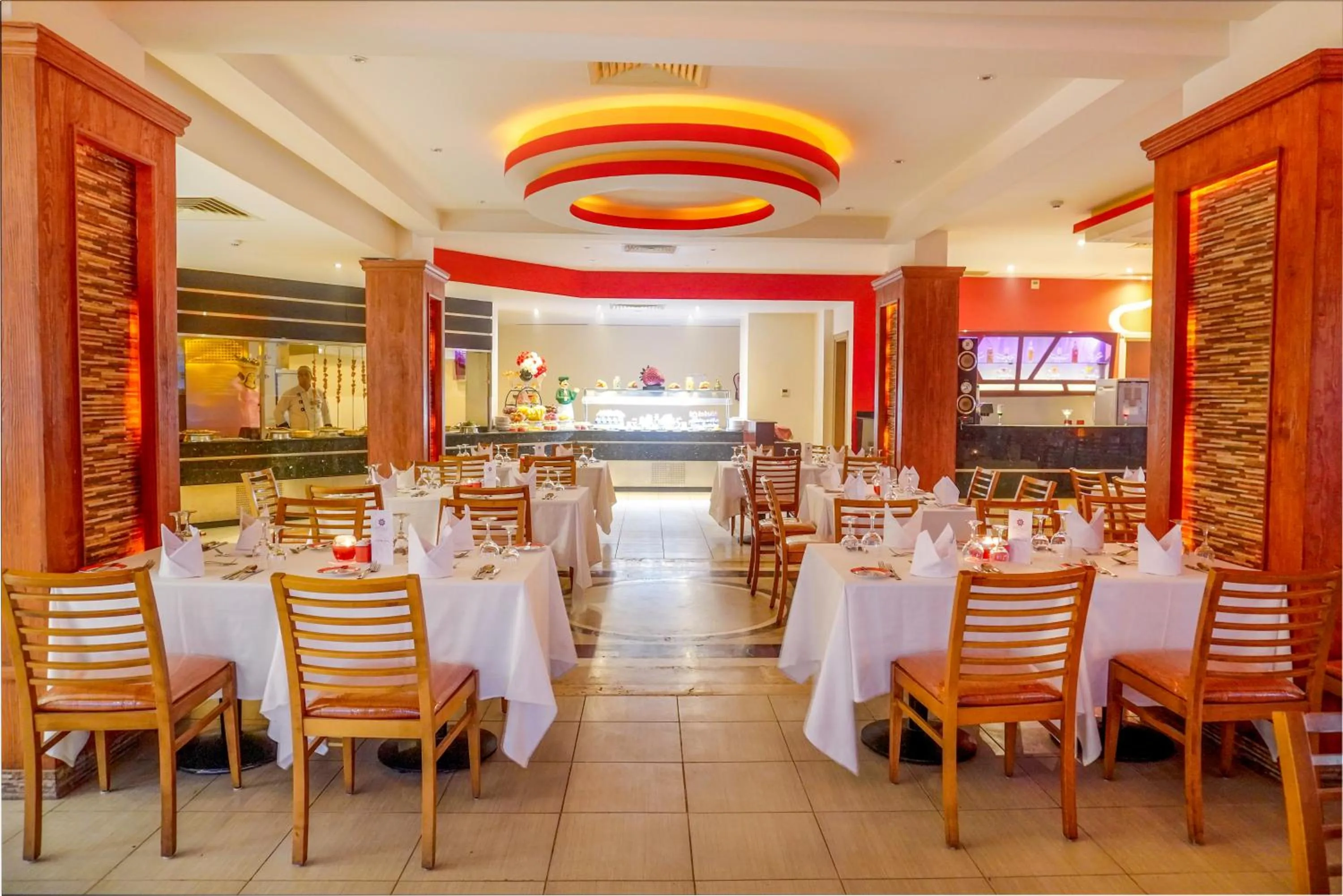 Restaurant/places to eat in Charmillion Club Aquapark