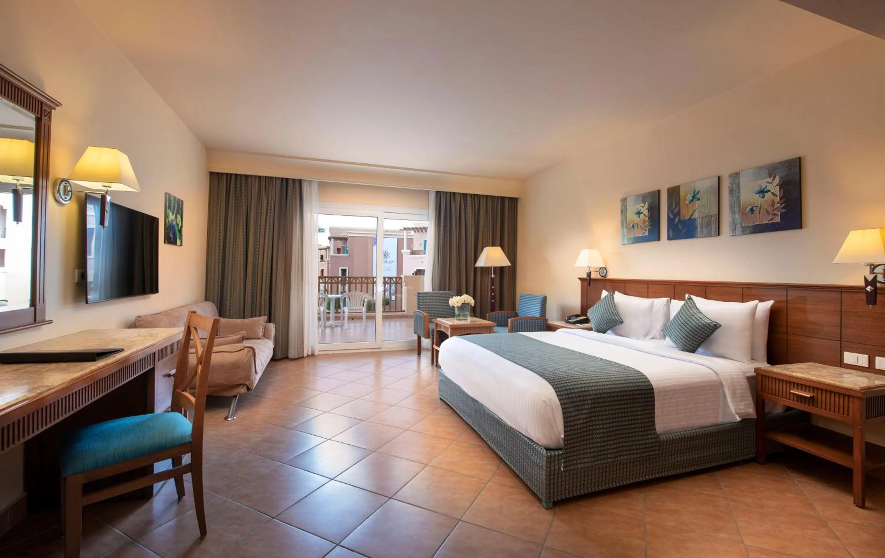 Bedroom, Bed in Charmillion Club Aquapark