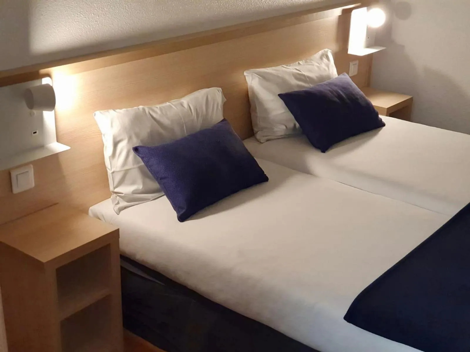 Bed in Budget Hotel Melun Sud - Dammarie Les Lys