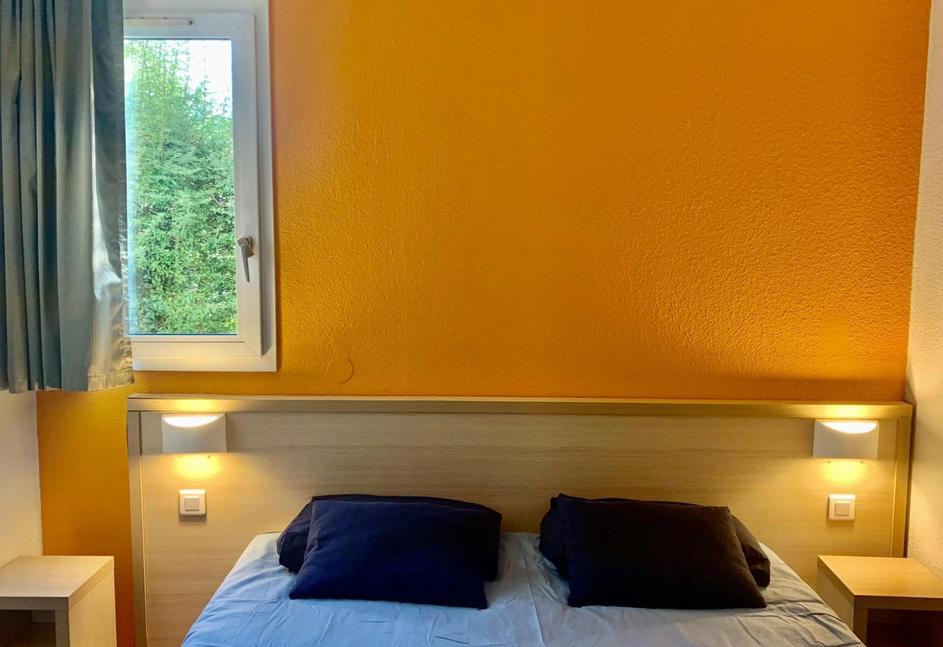 Bed in Budget Hotel Melun Sud - Dammarie Les Lys