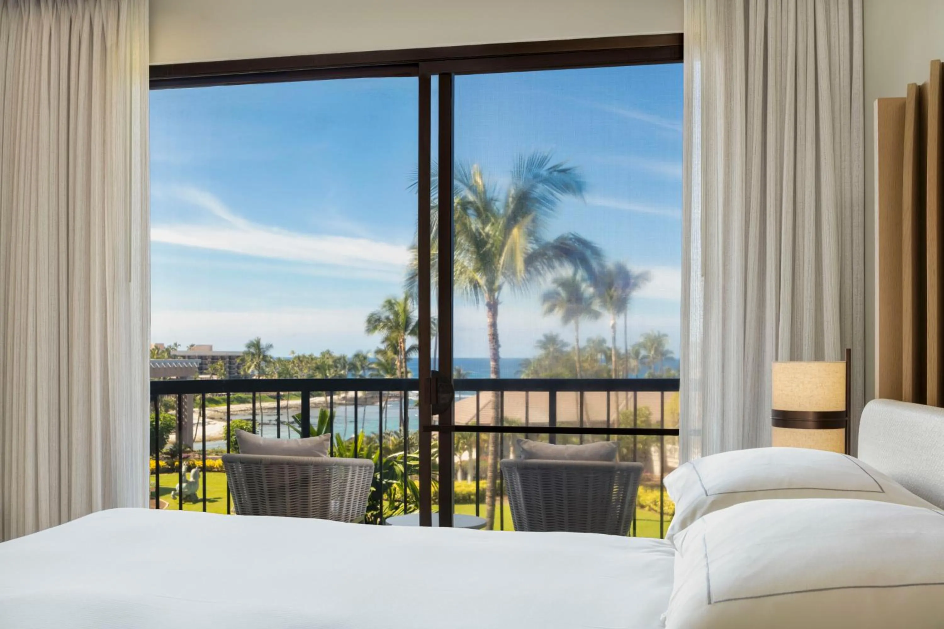 View (from property/room), Bed in Hilton Waikoloa Village