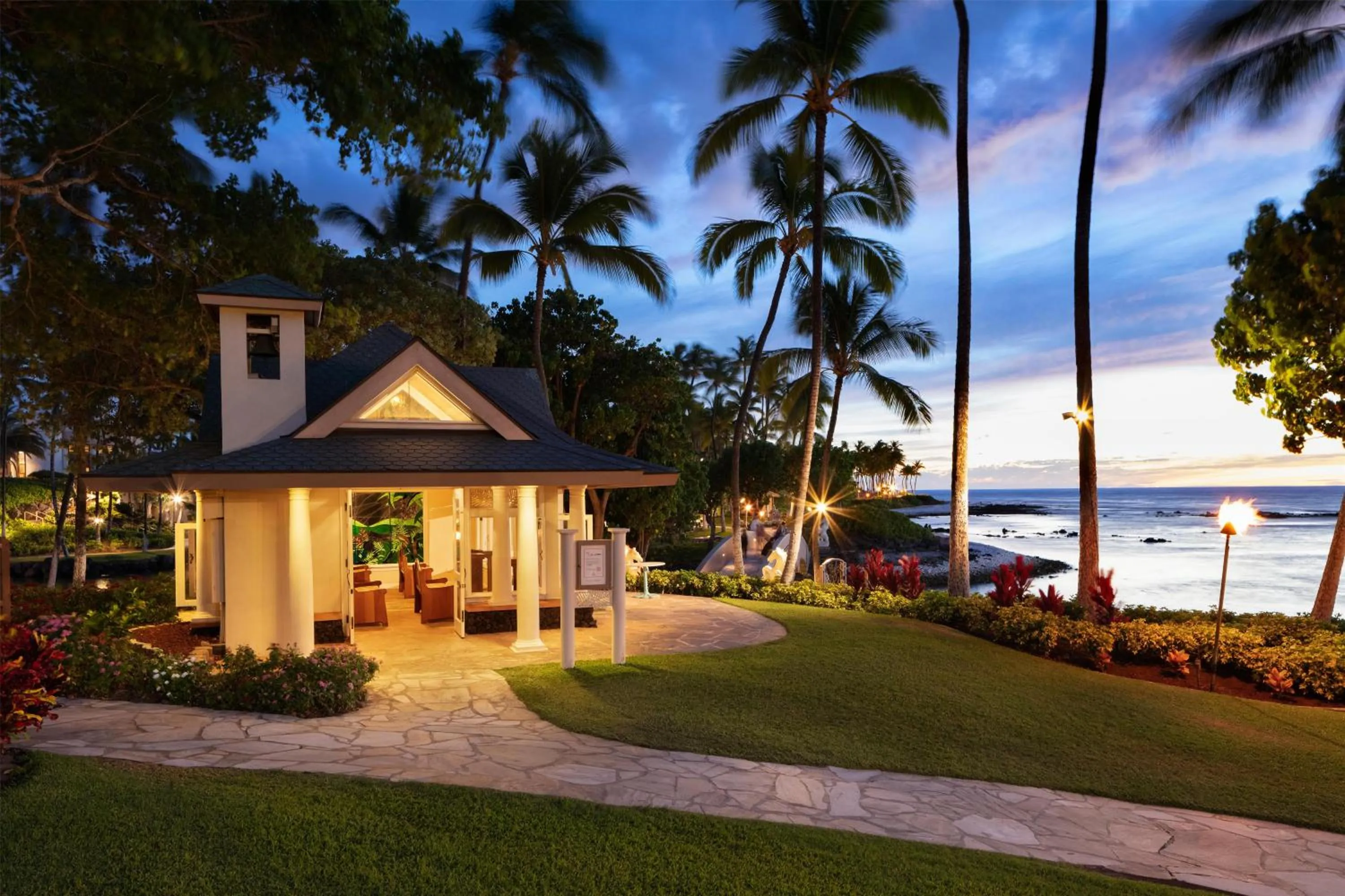 Inner courtyard view in Hilton Waikoloa Village