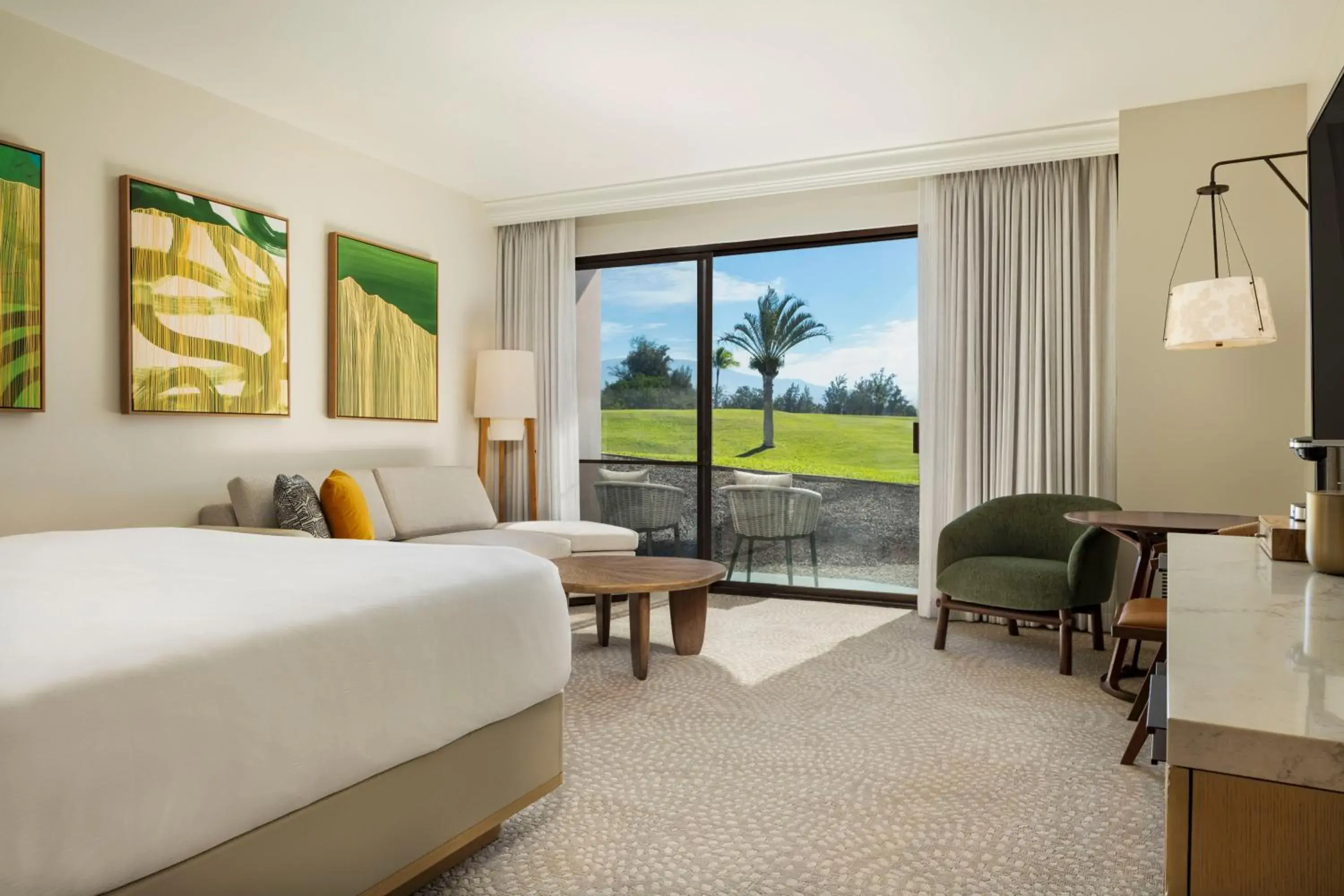 King Room with Garden View in Hilton Waikoloa Village King Room with Garden View in Hilton Waikoloa Village