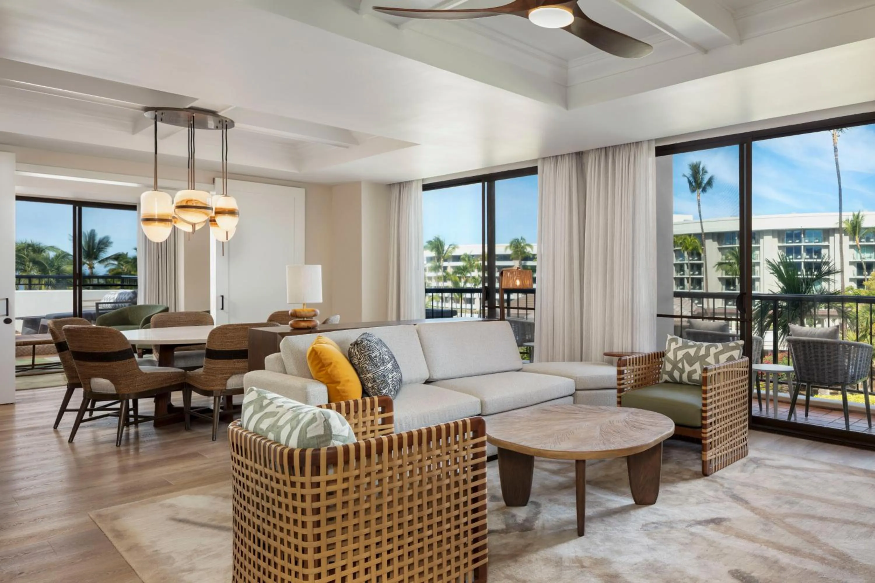 Living room in Hilton Waikoloa Village