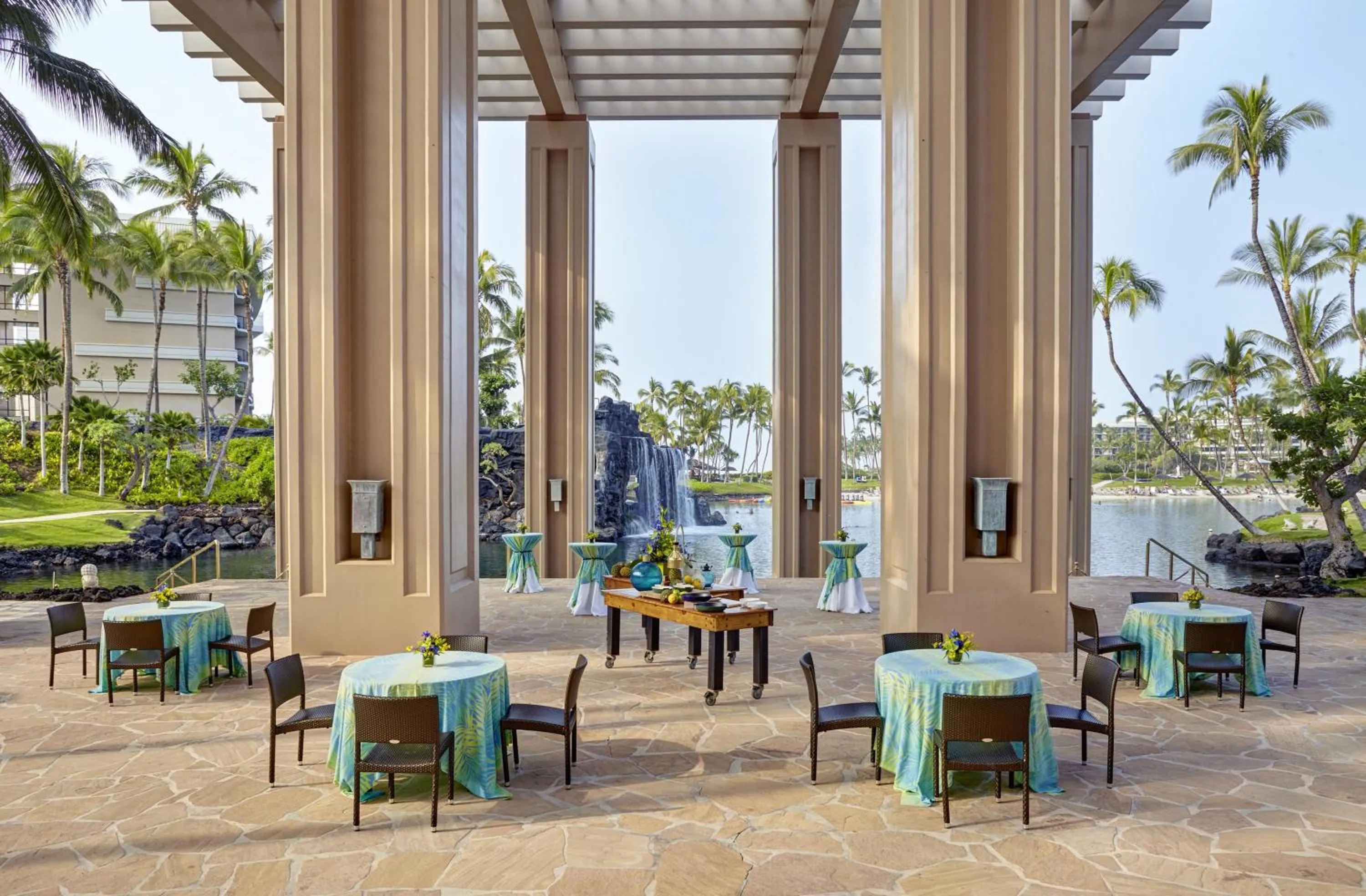 Dining area in Hilton Waikoloa Village