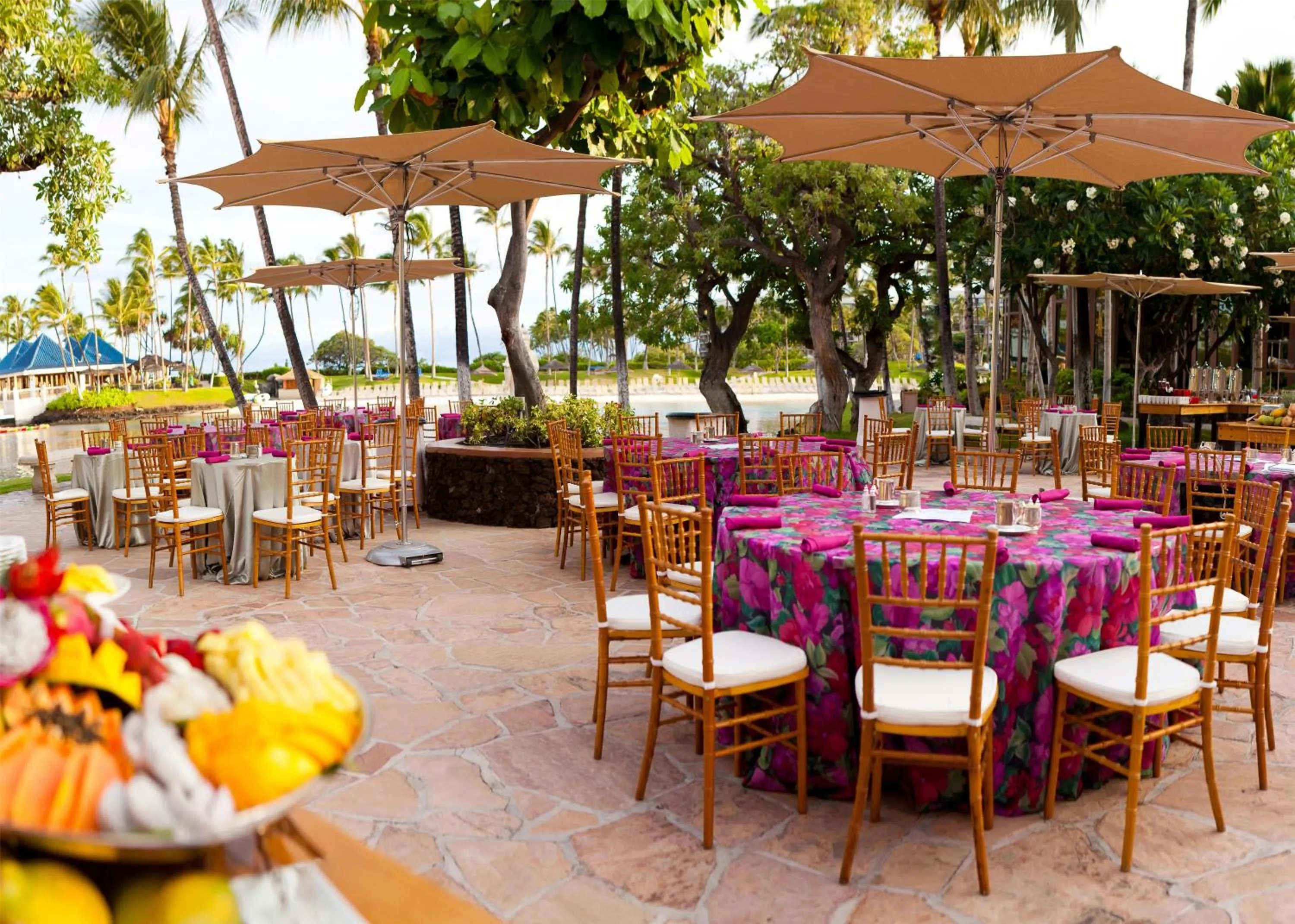 Dining area in Hilton Waikoloa Village