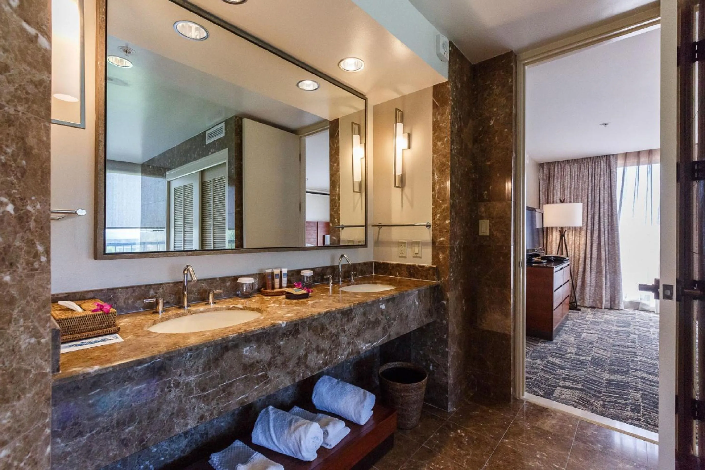 Bathroom in Hilton Waikoloa Village