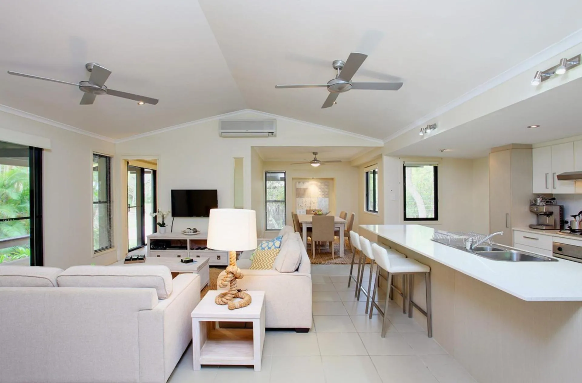 6 Orania Court Rainbow Shores