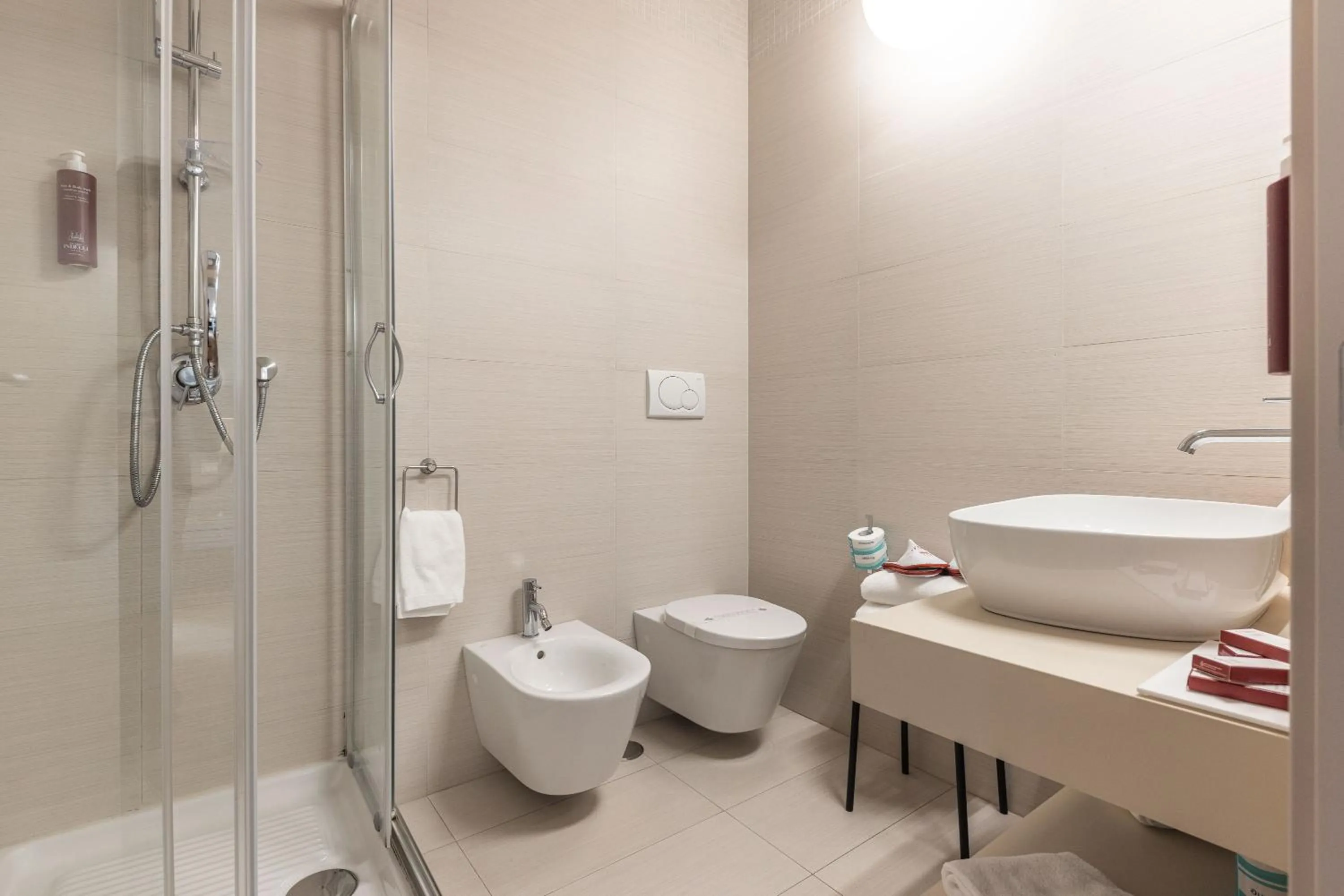 Shower in Palazzo Indelli