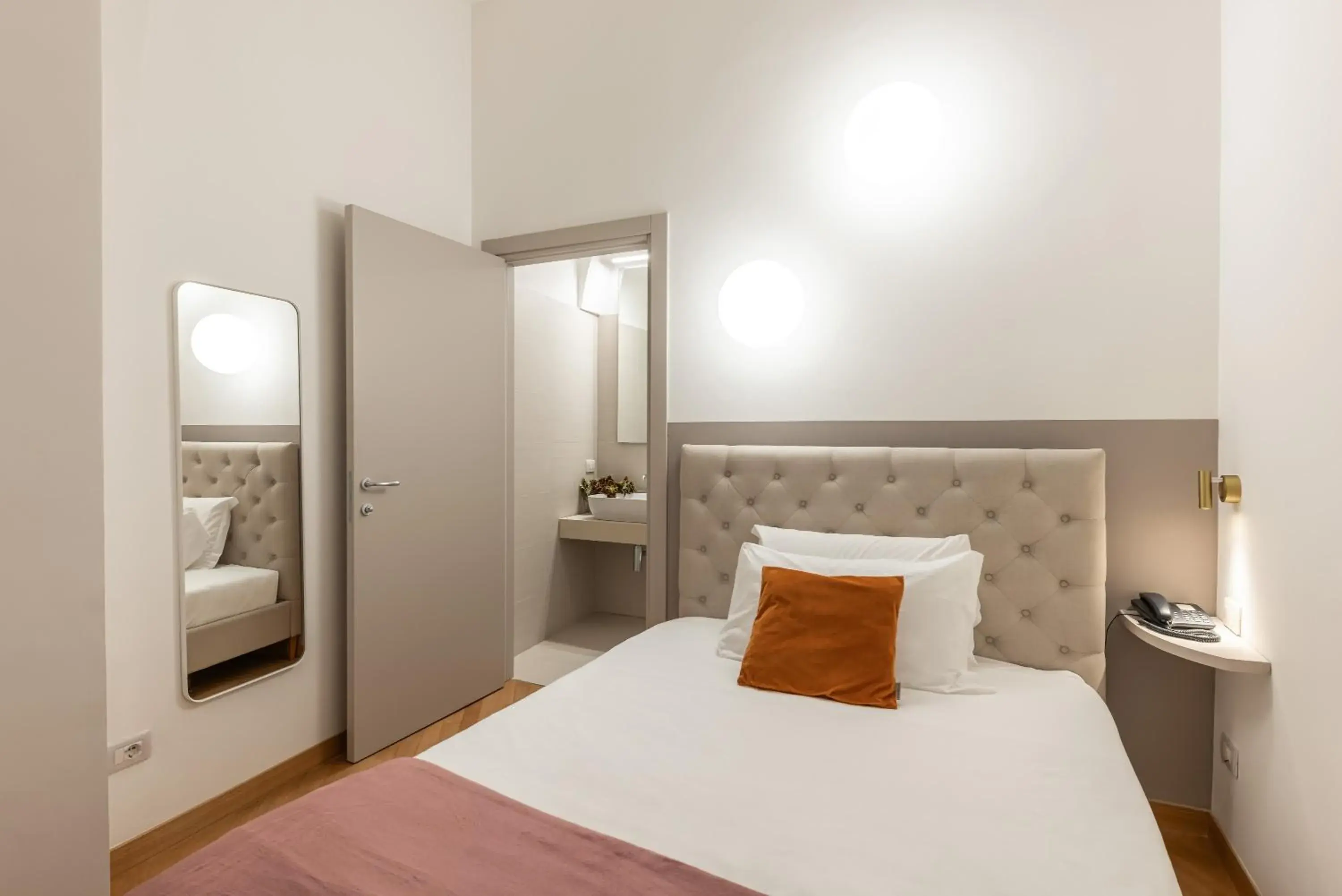 Basic Single Room - single occupancy in Palazzo Indelli Basic Single Room - single occupancy in Palazzo Indelli