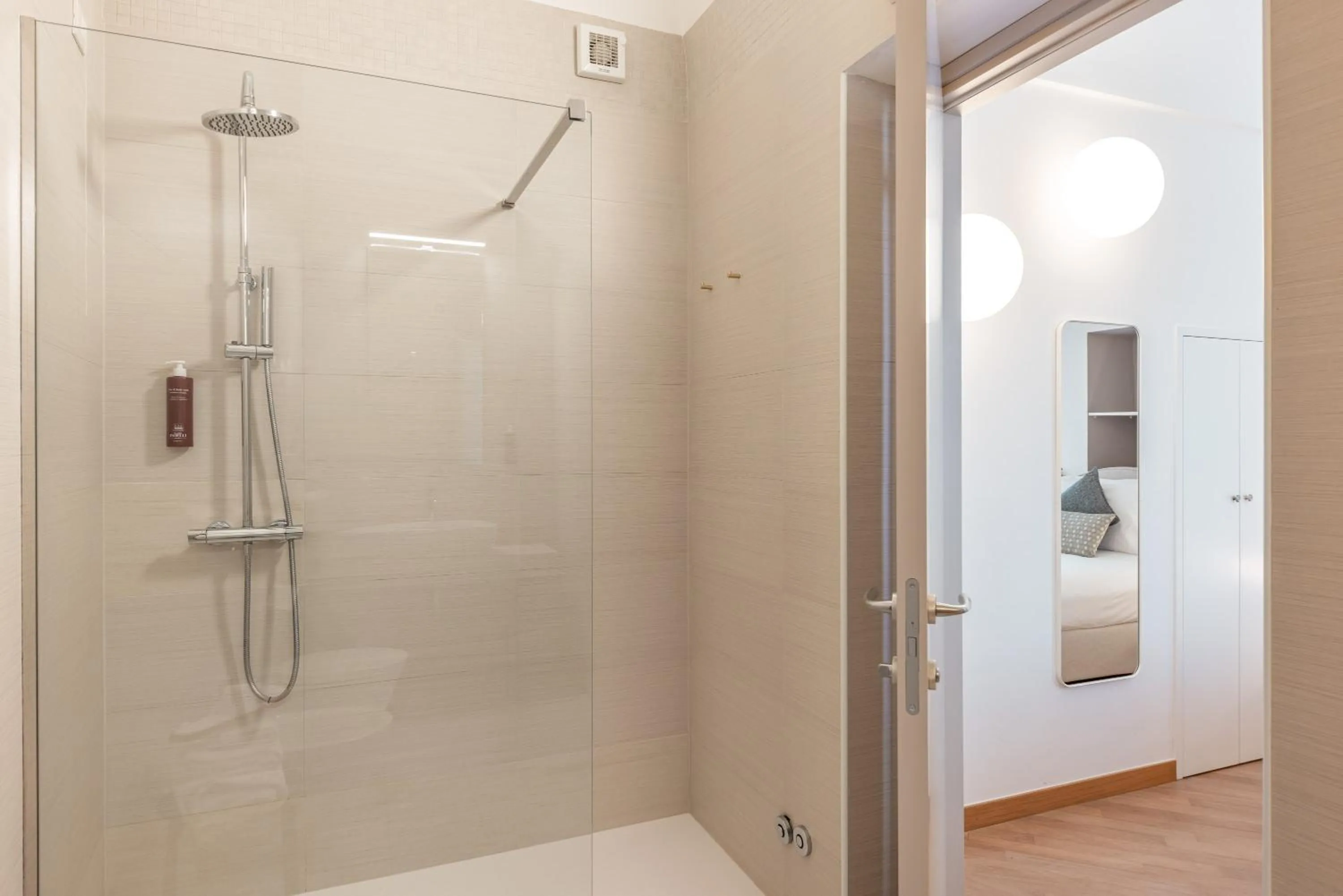 Shower in Palazzo Indelli