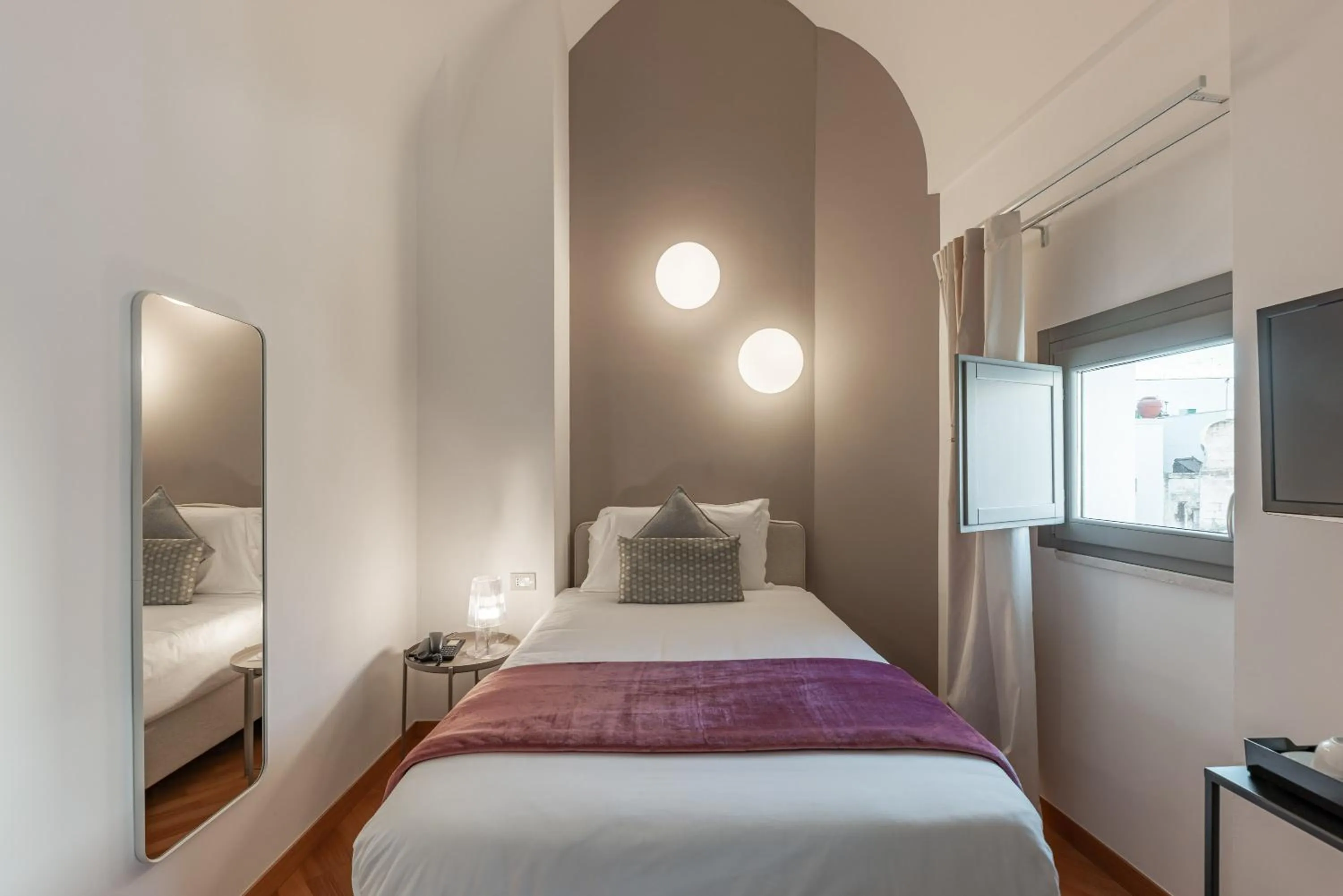 Photo of the whole room, Bed in Palazzo Indelli