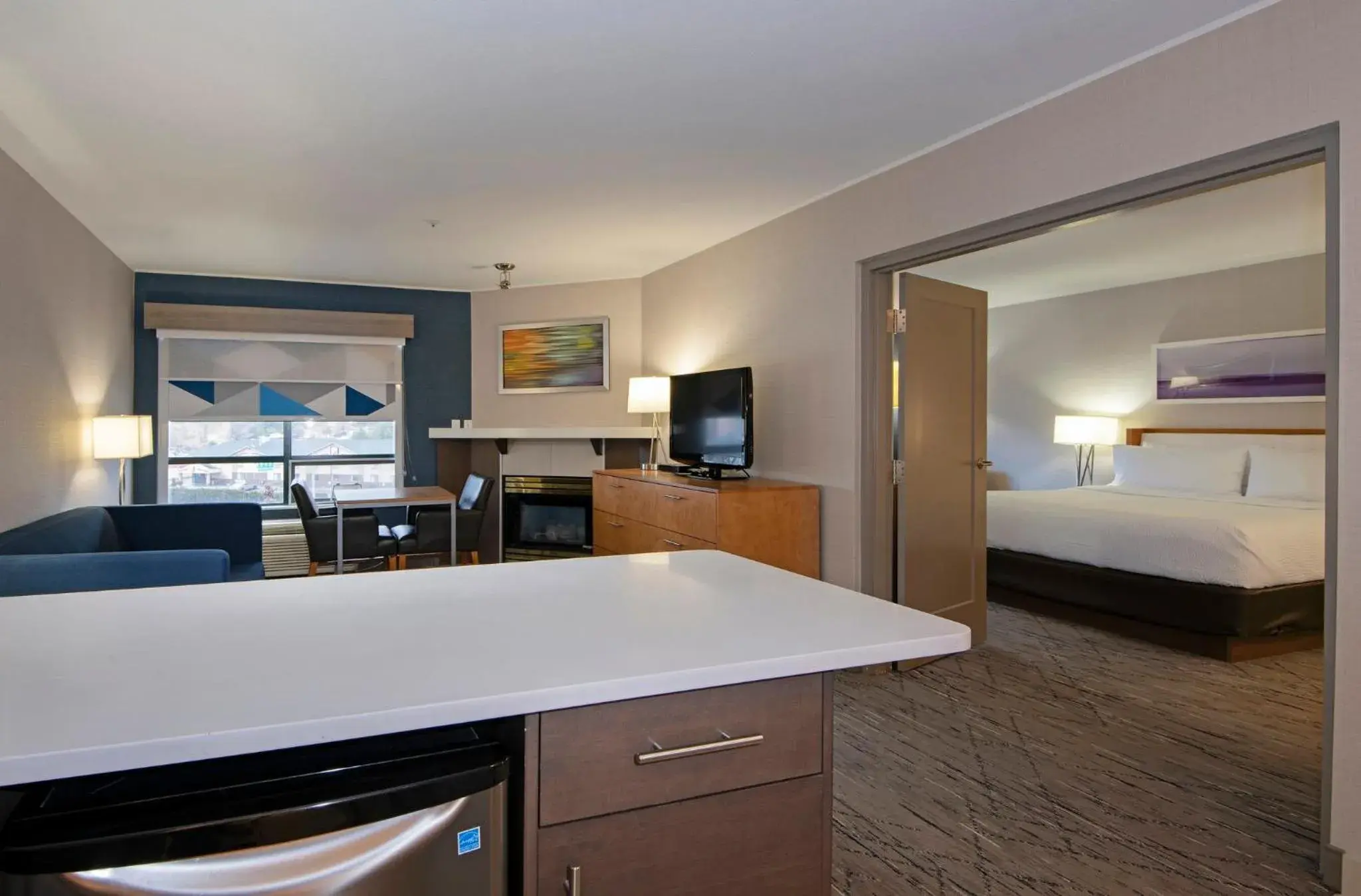 Photo of the whole room, Bed in Holiday Inn Express Kamloops by IHG Photo of the whole room, Bed in Holiday Inn Express Kamloops by IHG