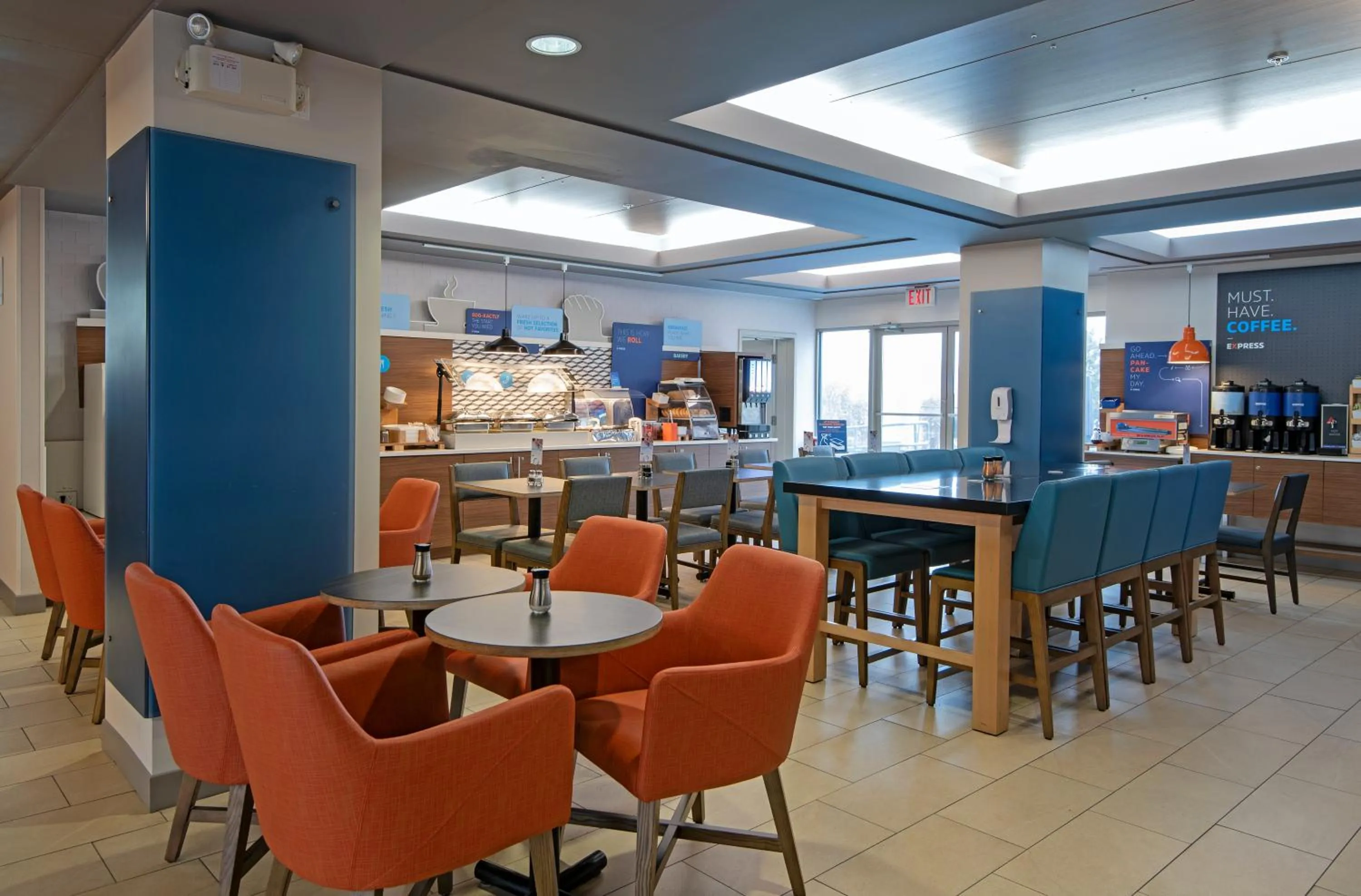 Seating area in Holiday Inn Express Kamloops by IHG