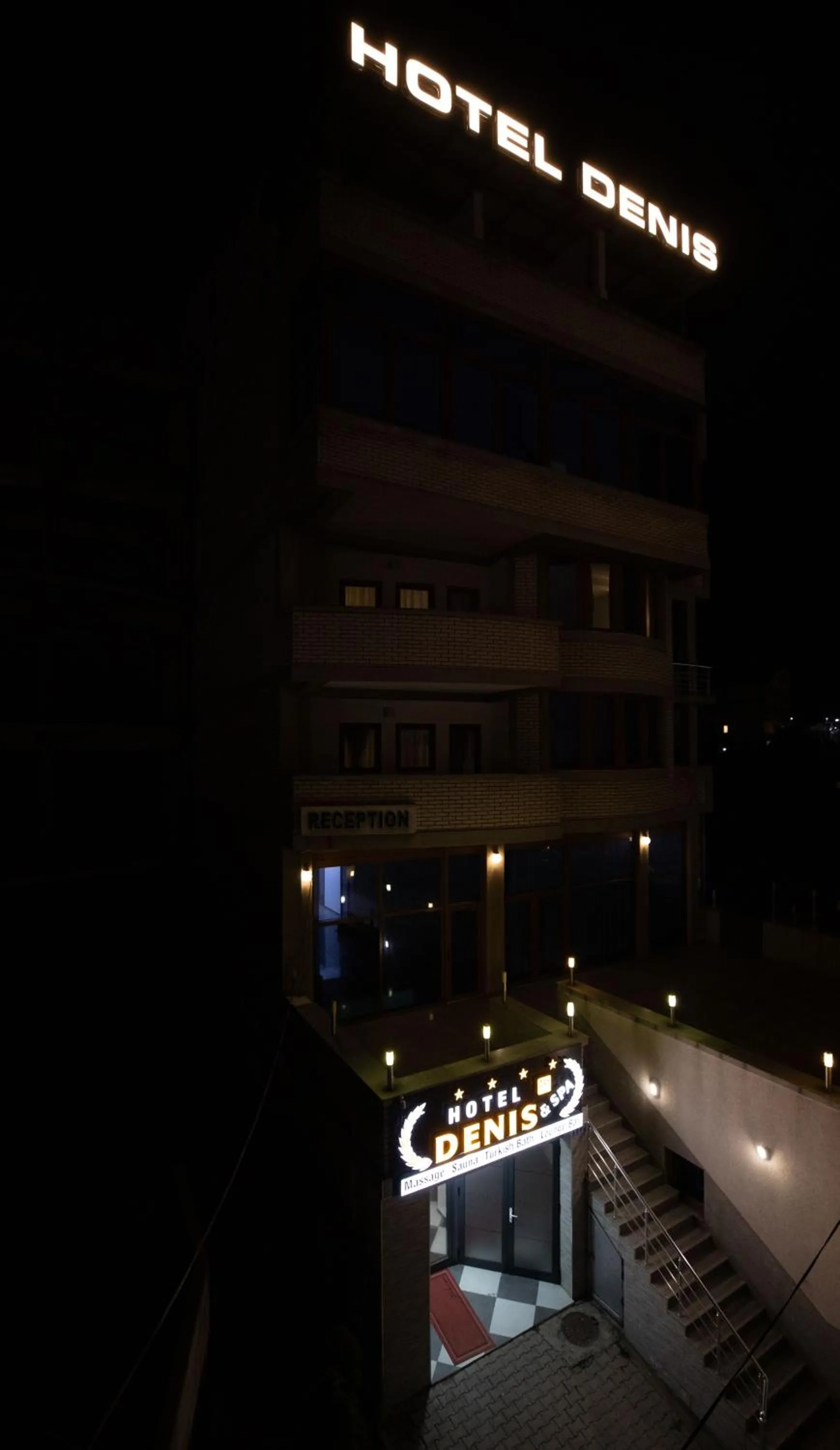 Property building in Hotel Denis