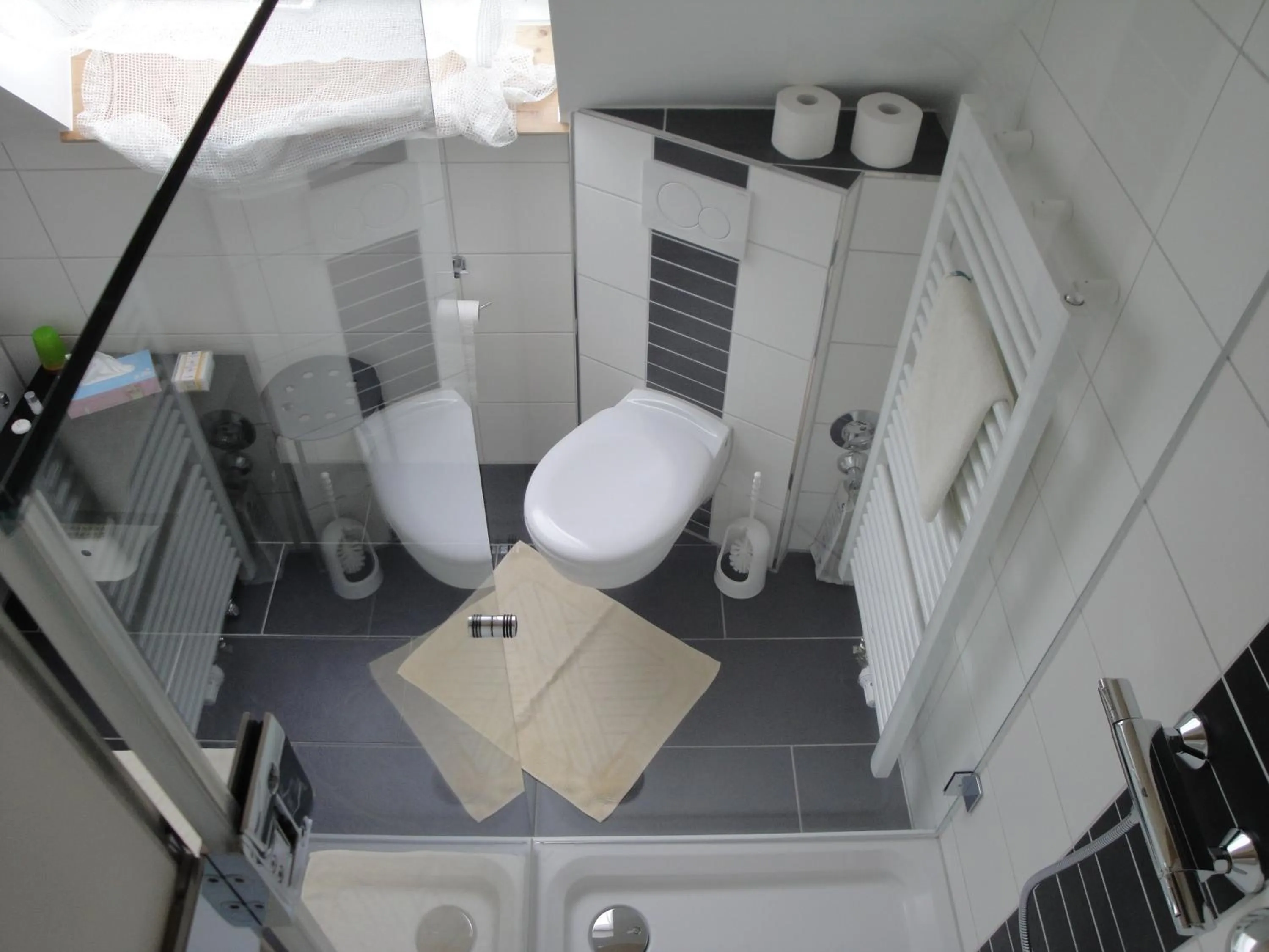 Bathroom in Bed & Kitchen Burgau