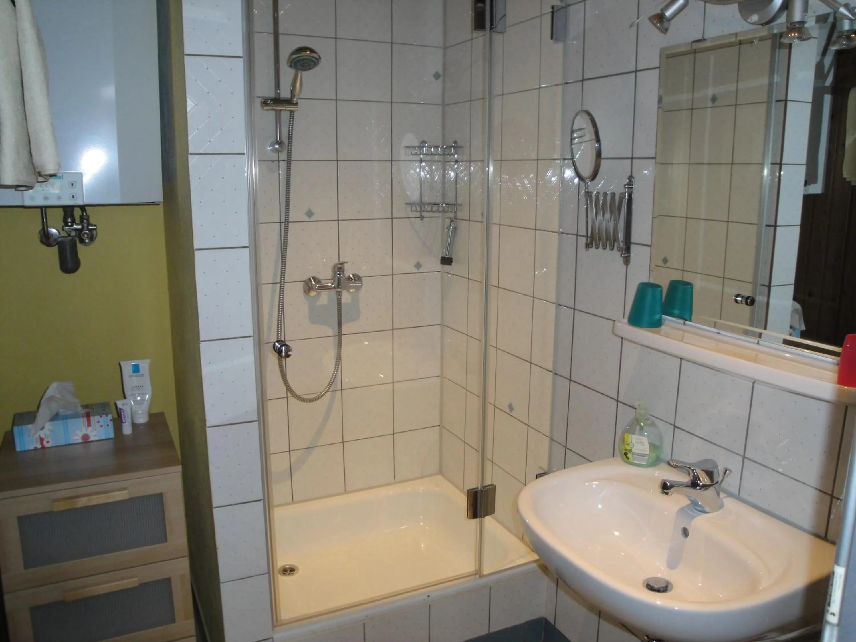 Bathroom in Bed & Kitchen Burgau