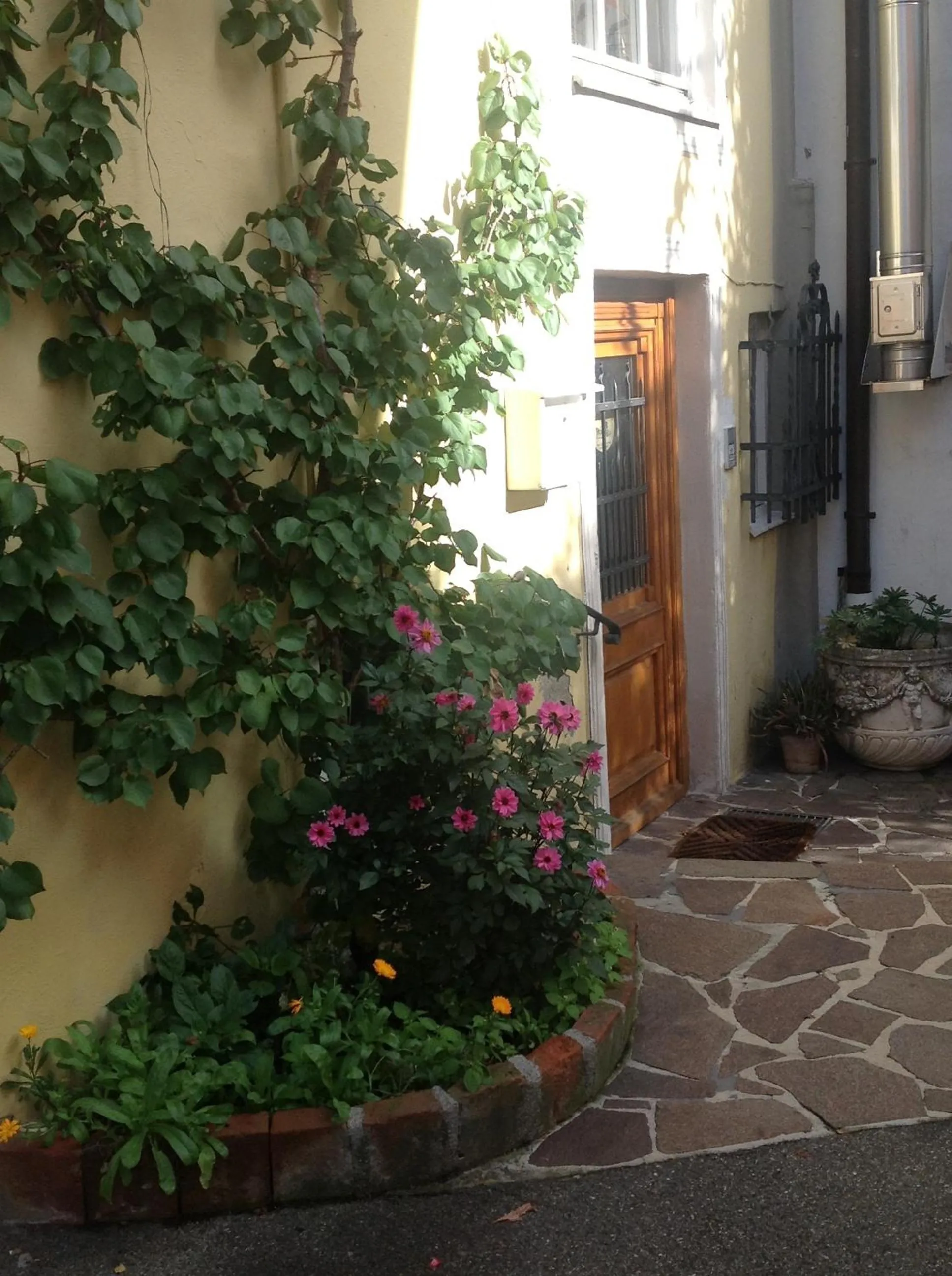 Facade/entrance in Bed & Kitchen Burgau
