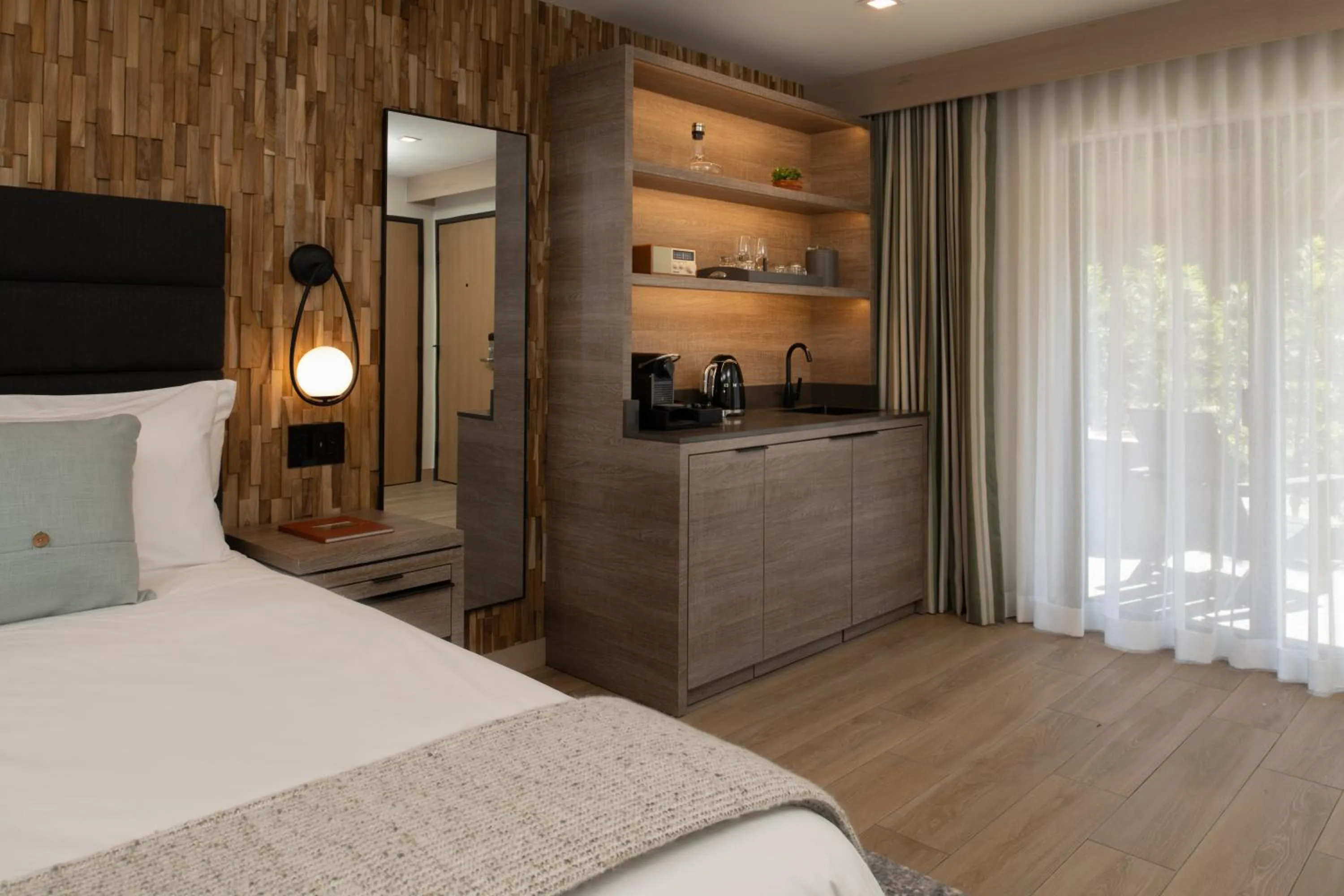 Bedroom, Bed in Embassy Suites by Hilton Napa Valley