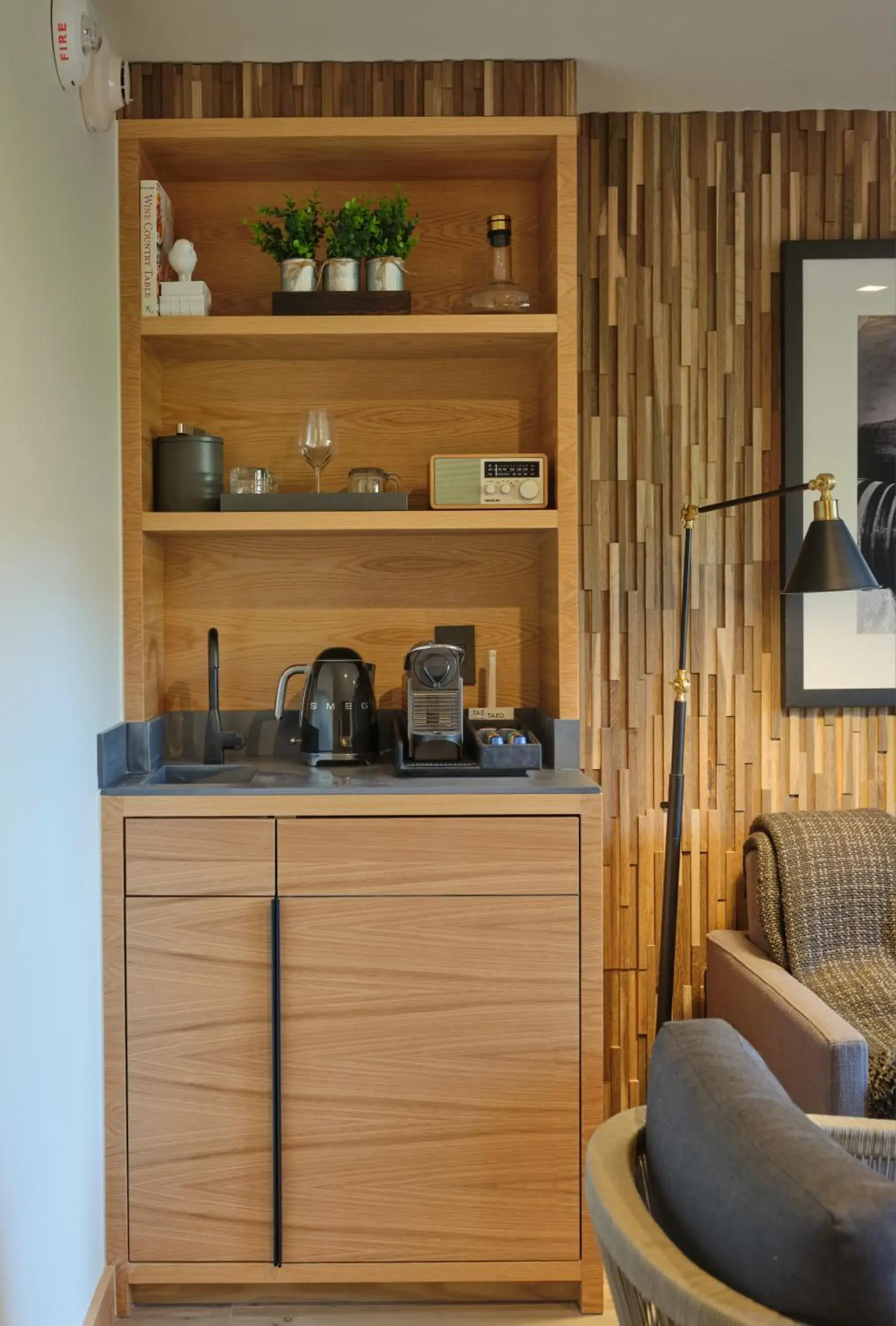 Lounge or bar in Embassy Suites by Hilton Napa Valley Lounge or bar in Embassy Suites by Hilton Napa Valley