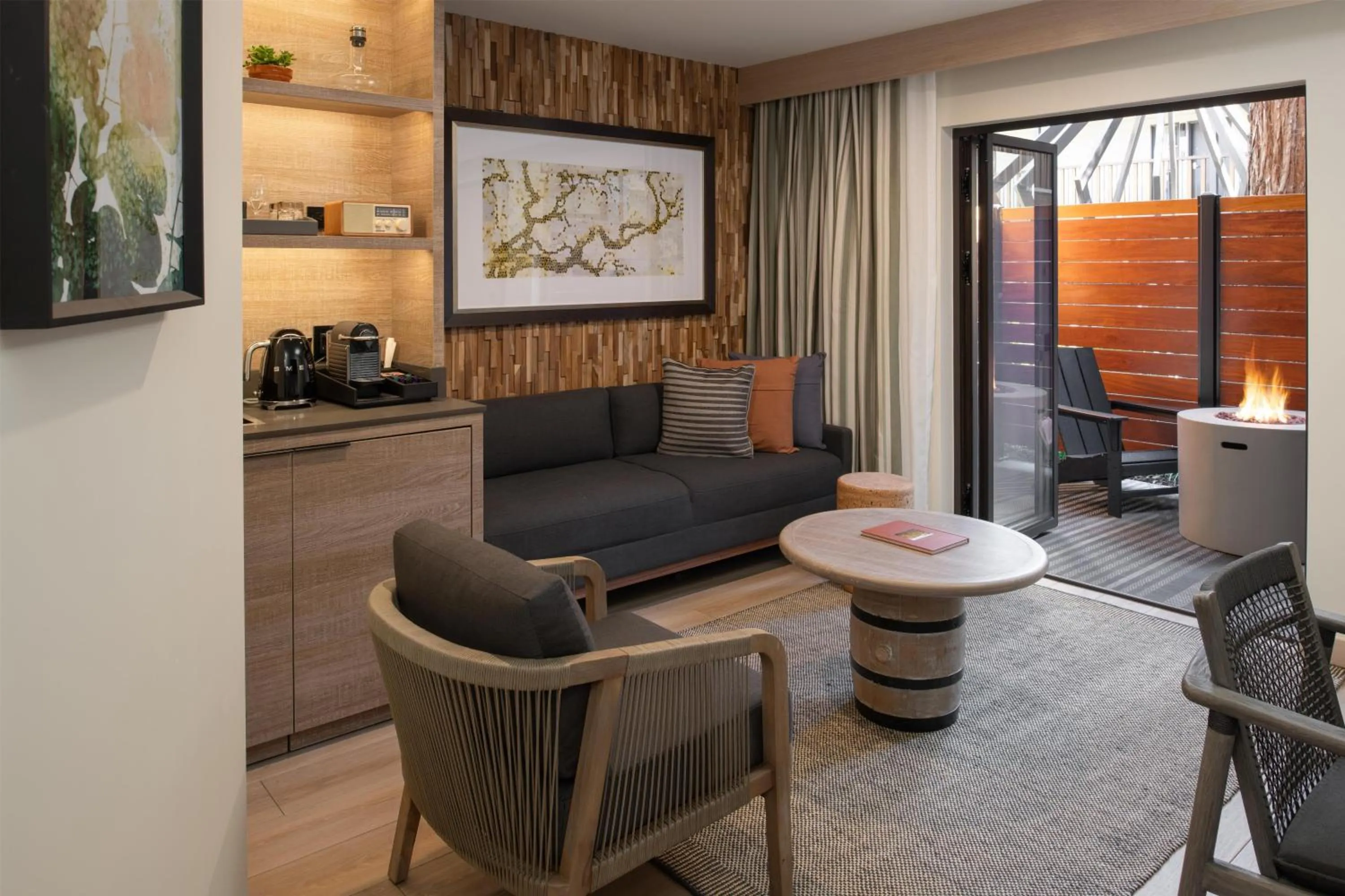 Living room in Casa Mani Resort Napa Valley, Curio Collection By Hilton