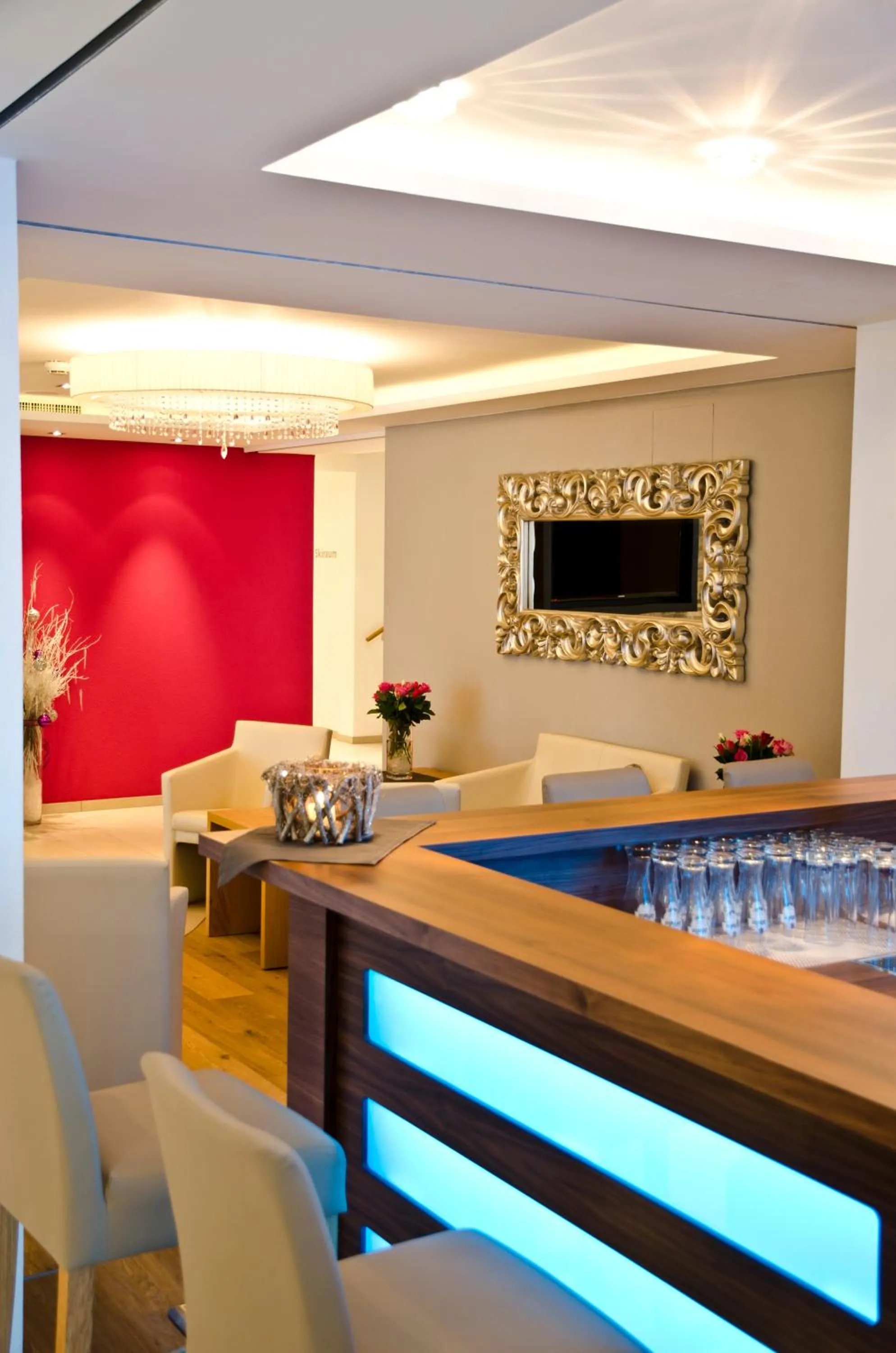 Lounge or bar in Hotel Garni Alpenland
