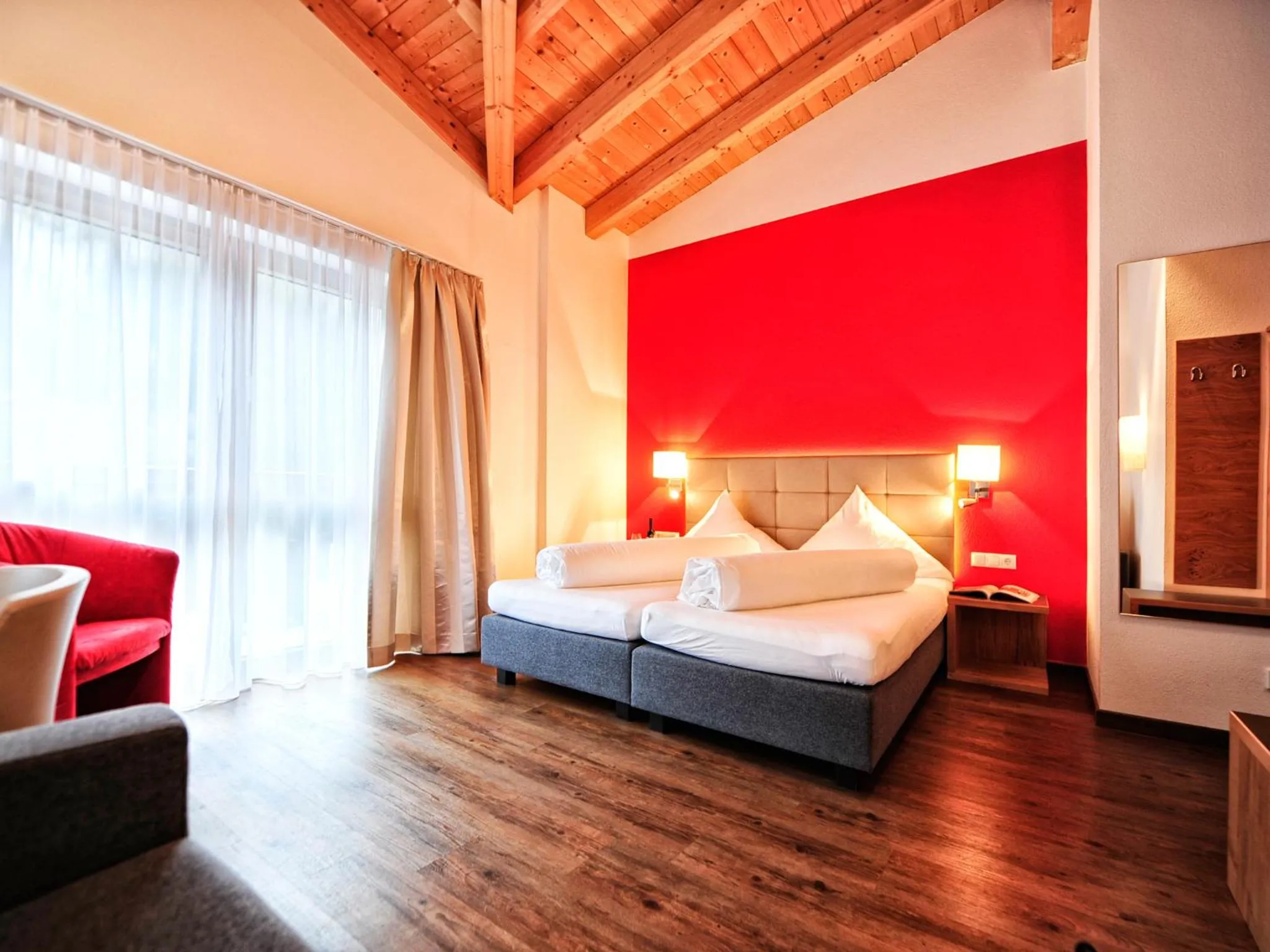 Photo of the whole room in Hotel Garni Alpenland