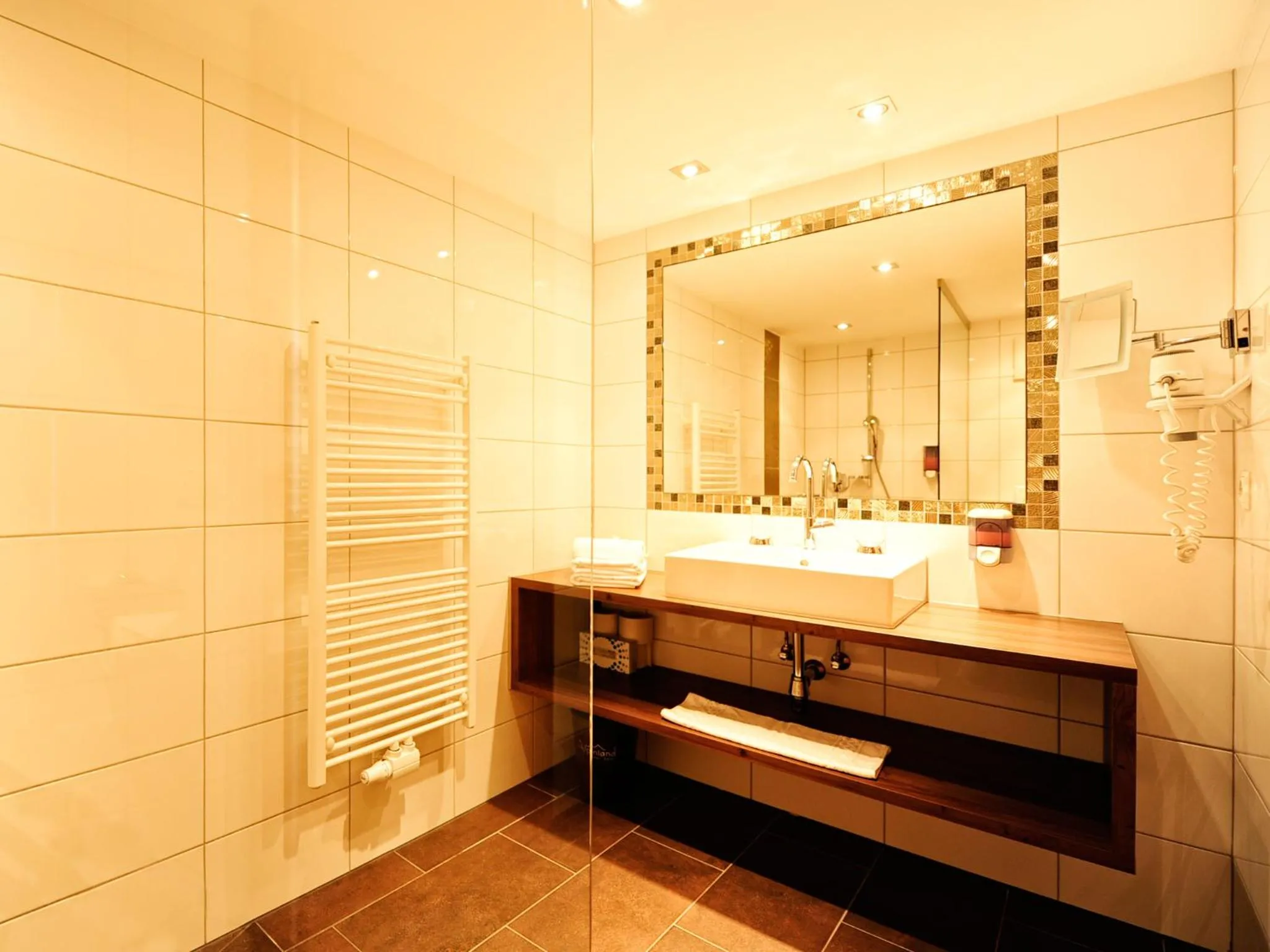 Bathroom in Hotel Garni Alpenland