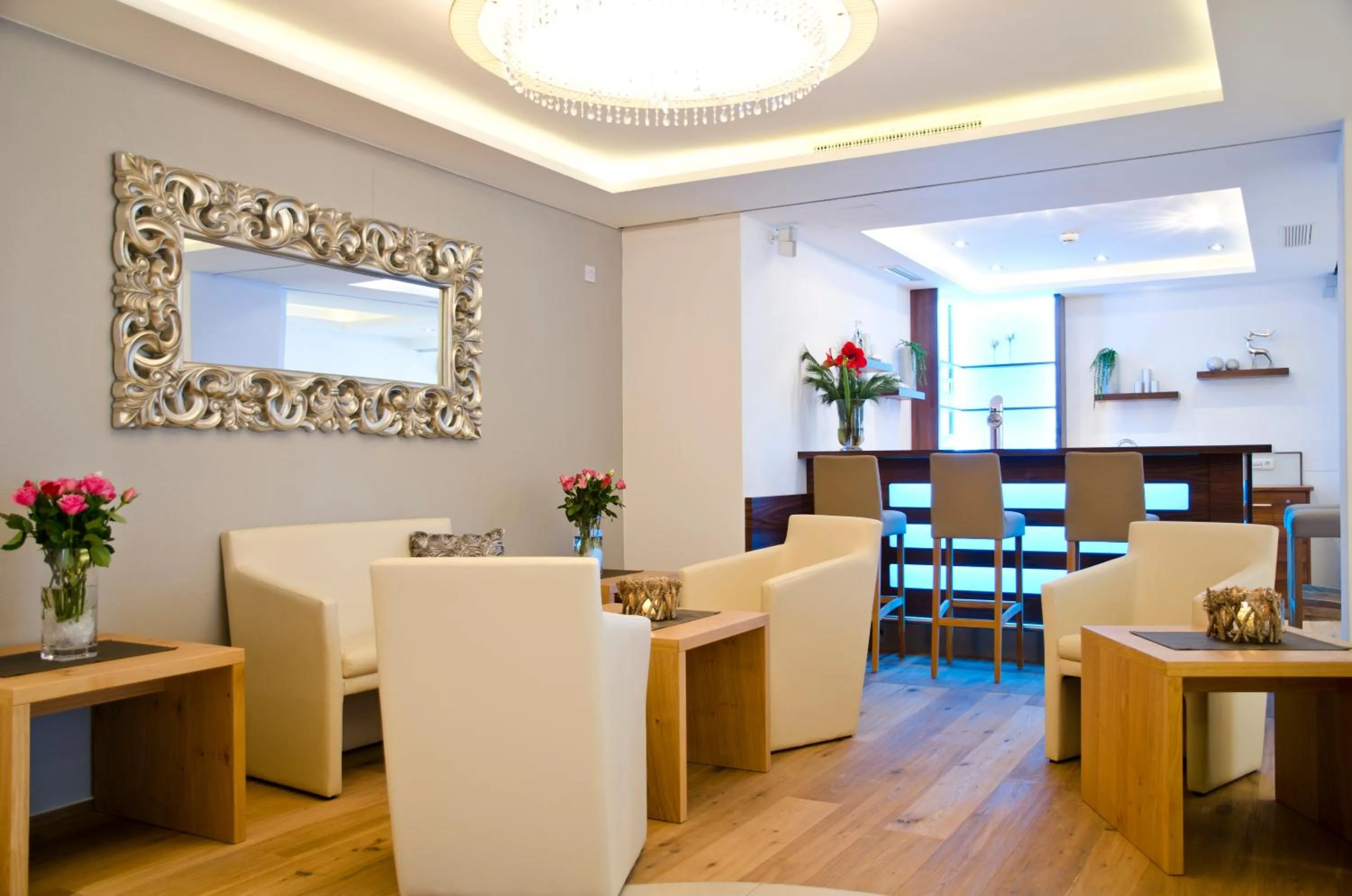 Lounge or bar in Hotel Garni Alpenland