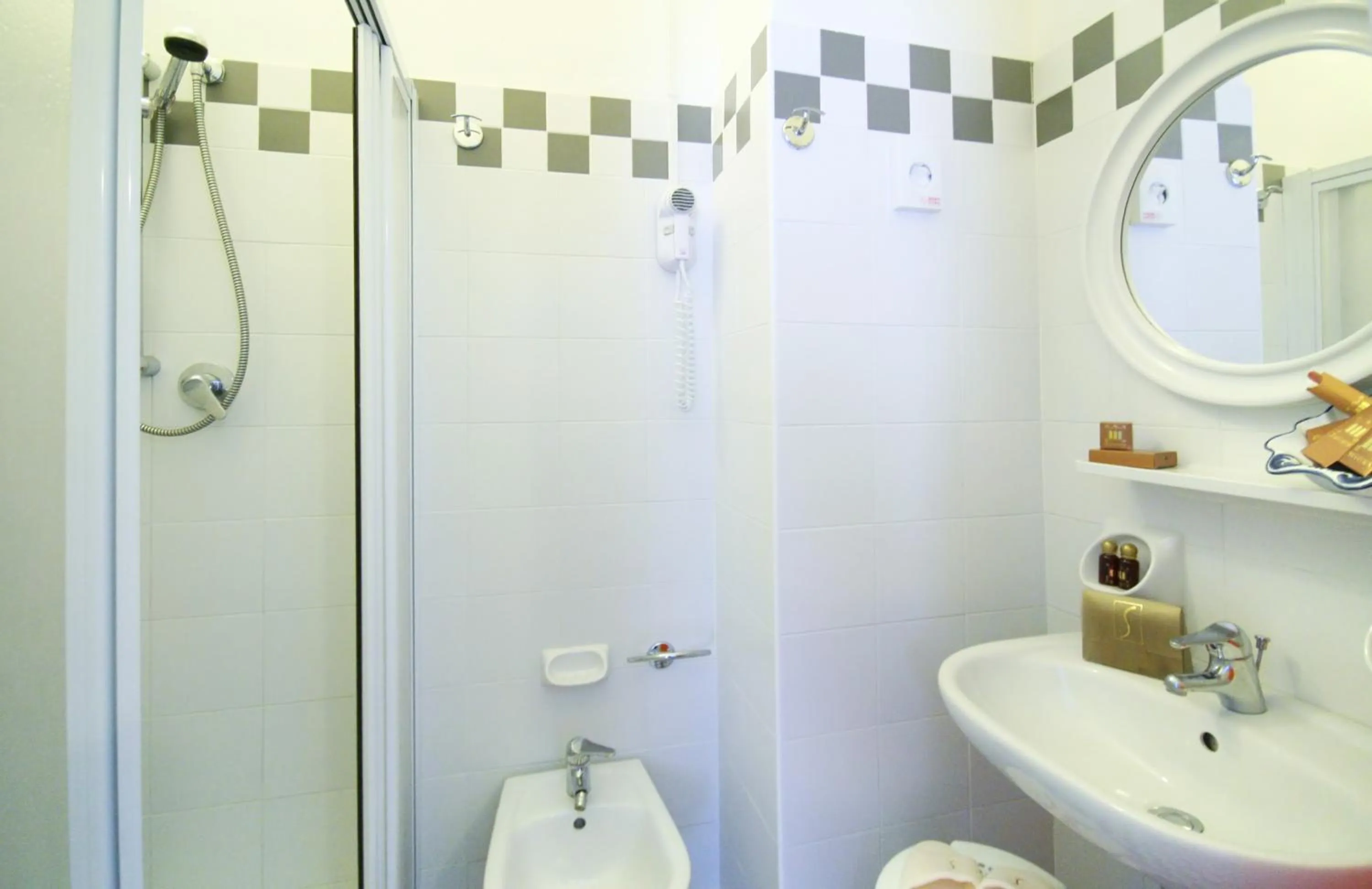 Bathroom in Hotel Cadiz