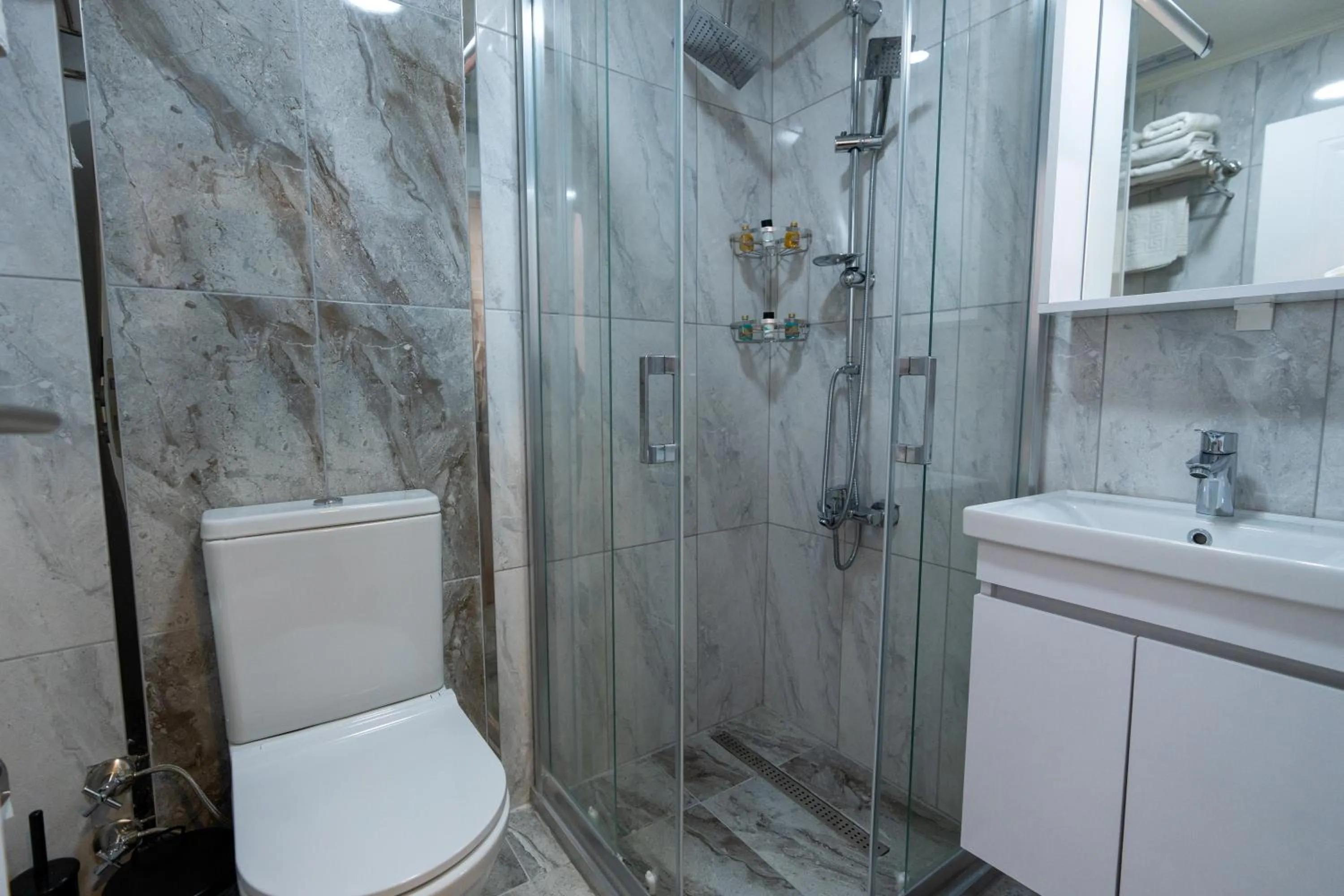 Shower in Seatanbul Hotel