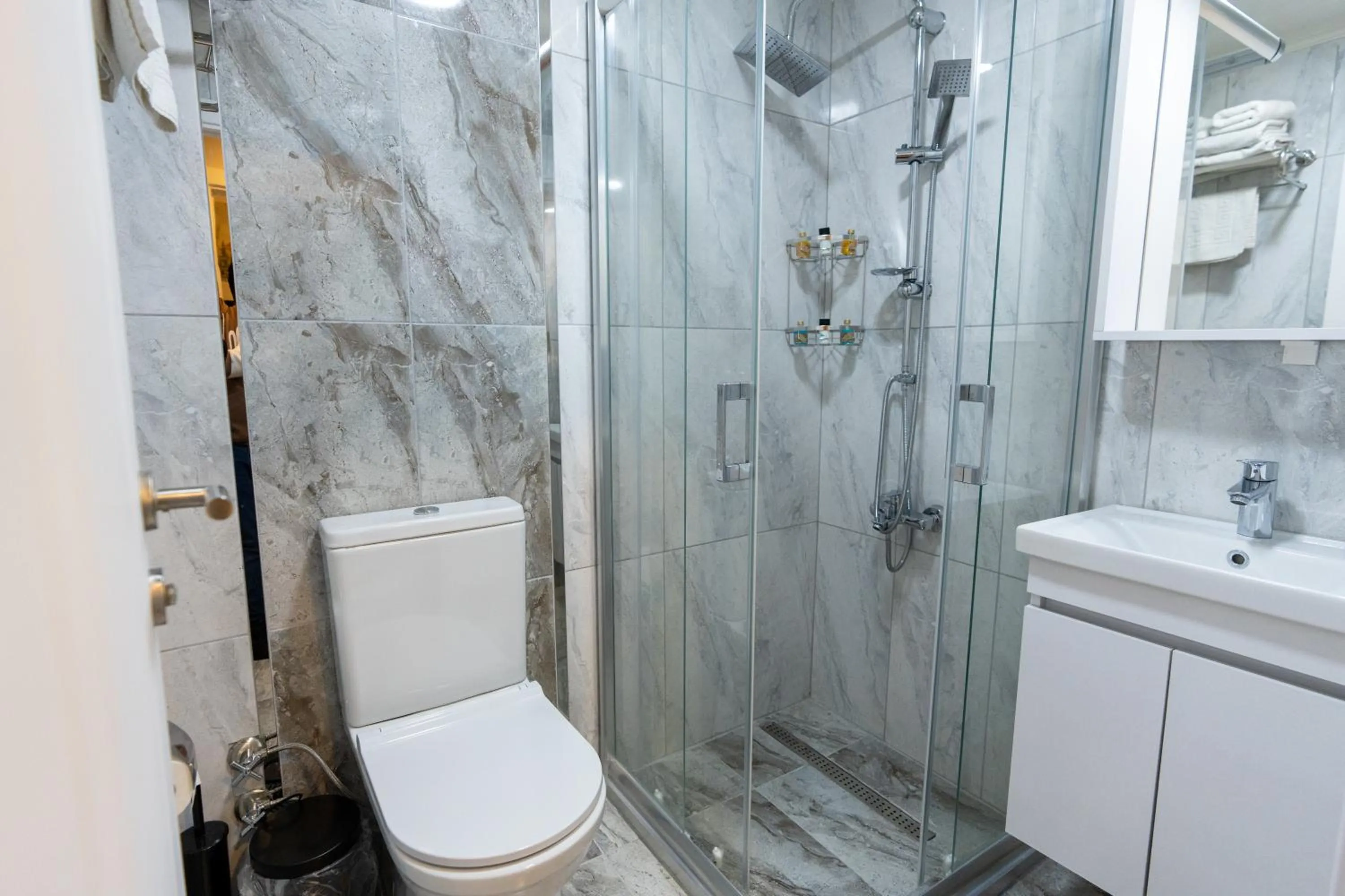 Shower in Seatanbul Hotel