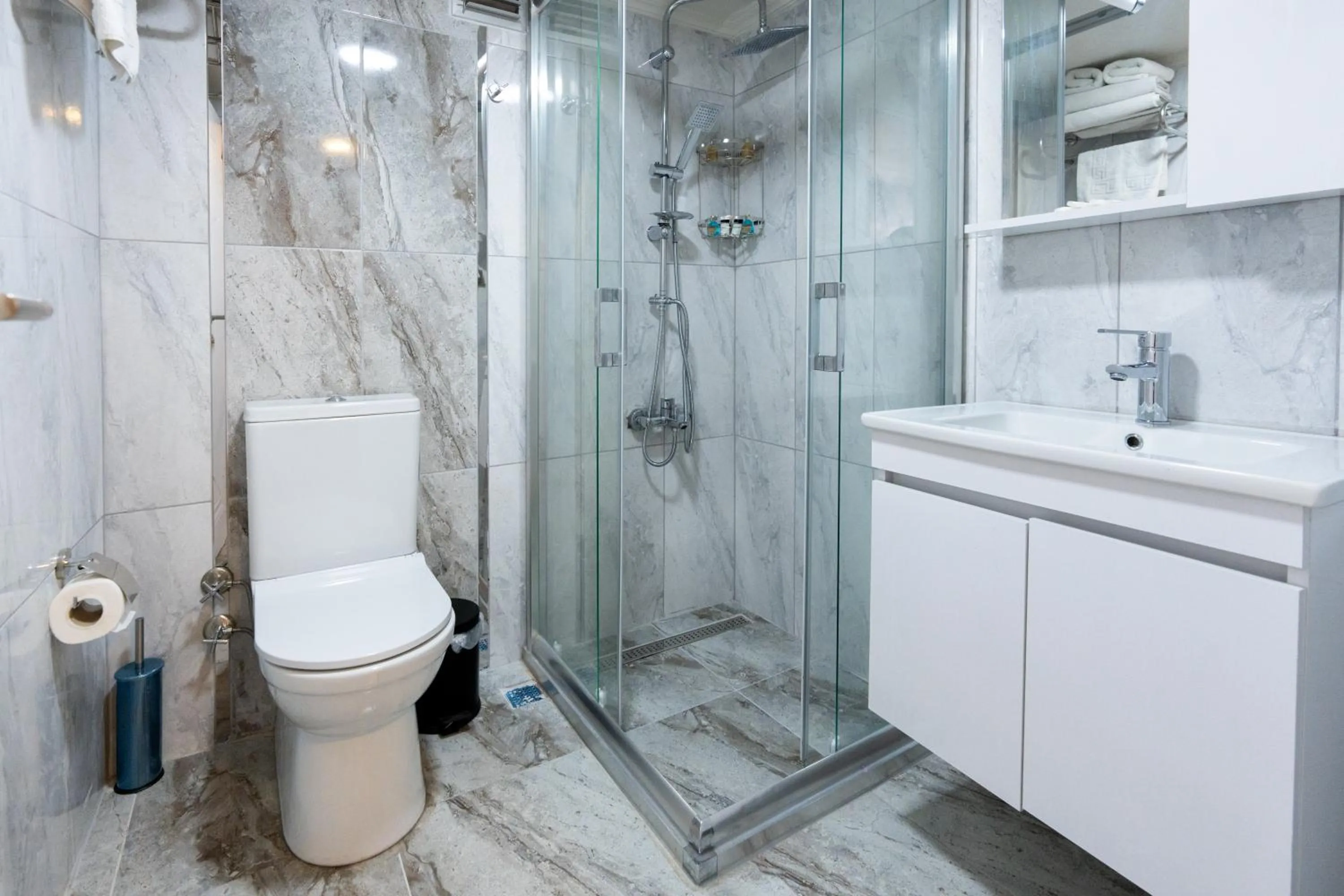 Shower in Seatanbul Hotel