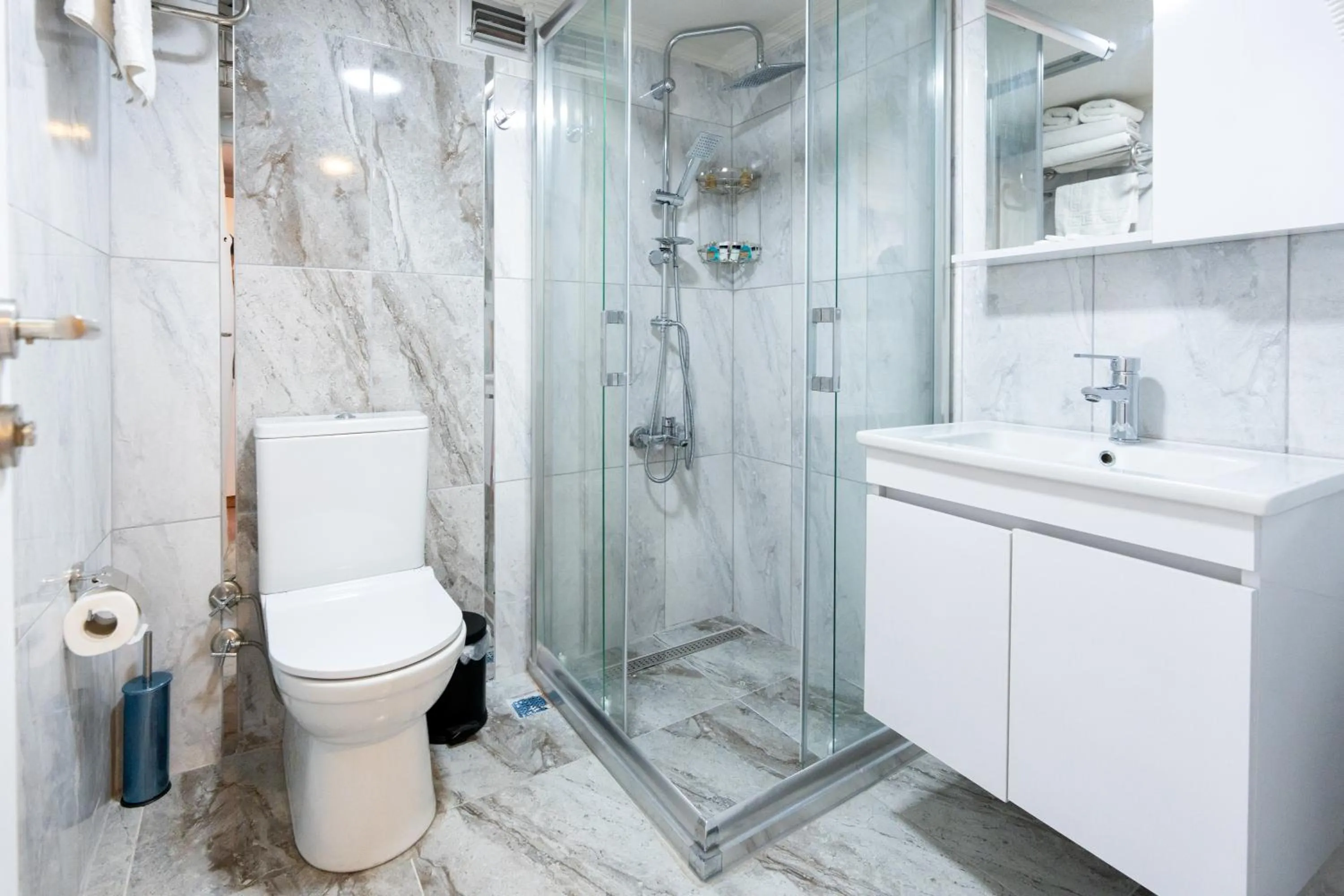 Shower in Seatanbul Hotel