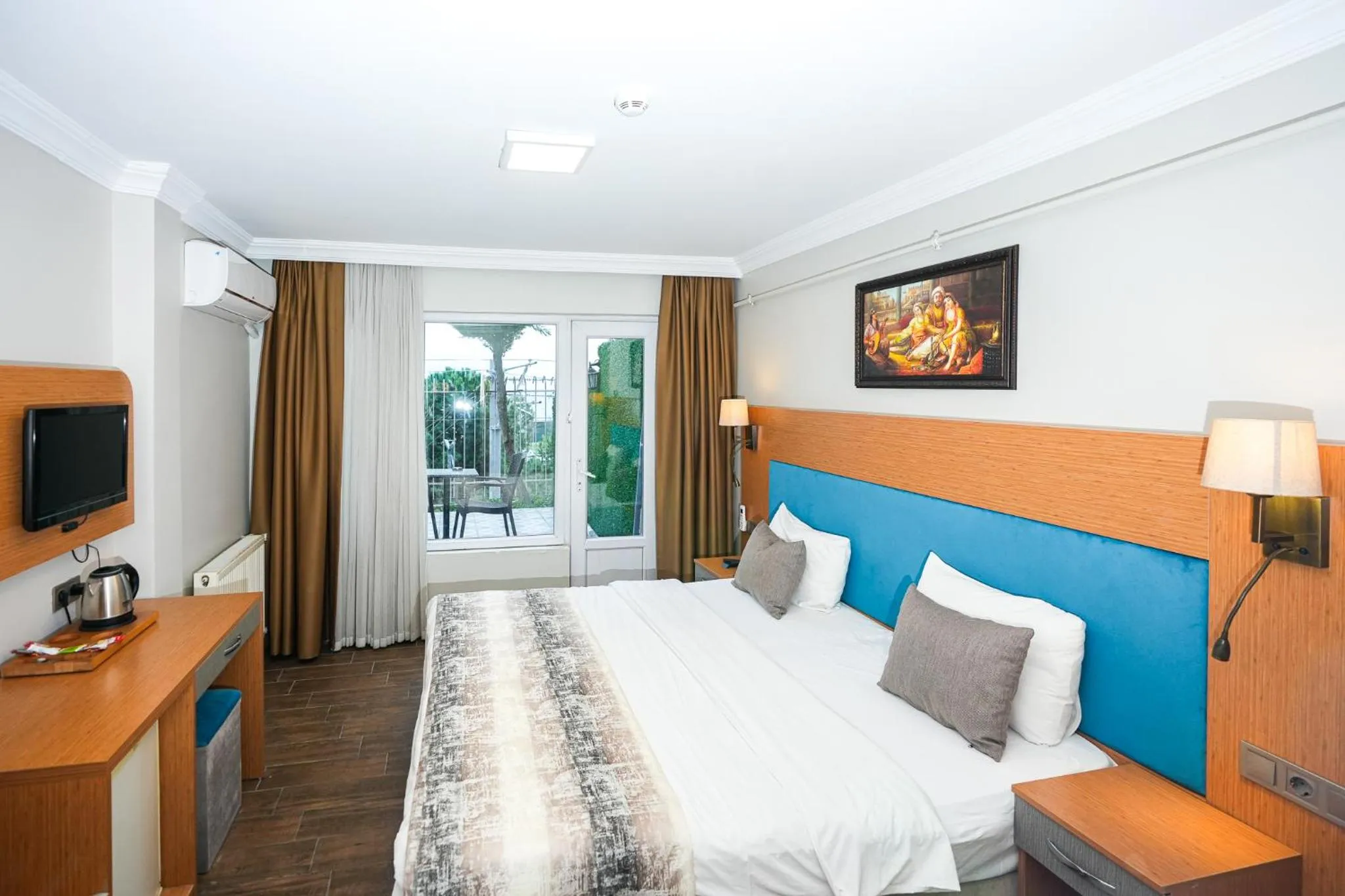 Bed in Seatanbul Hotel