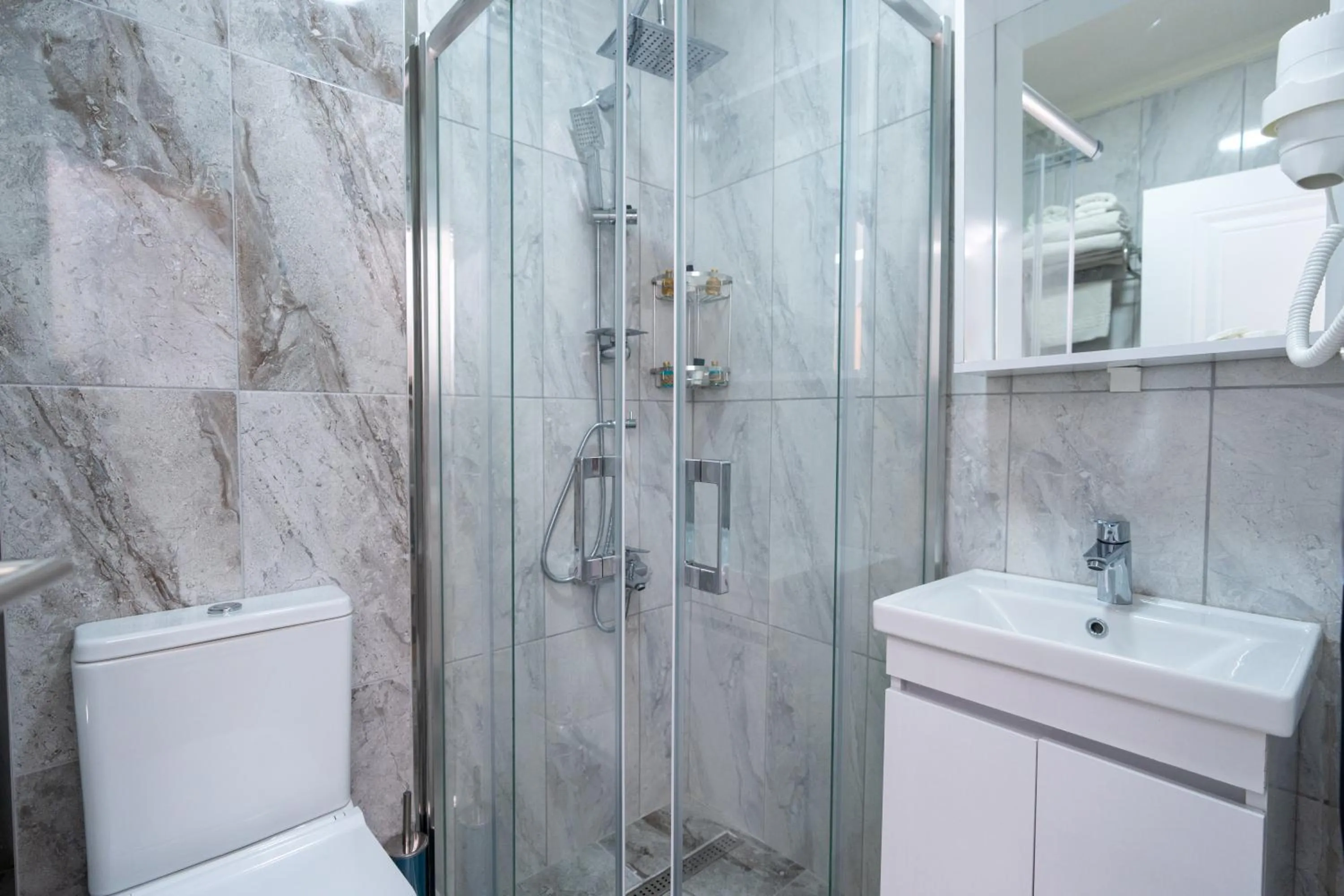 Shower in Seatanbul Hotel