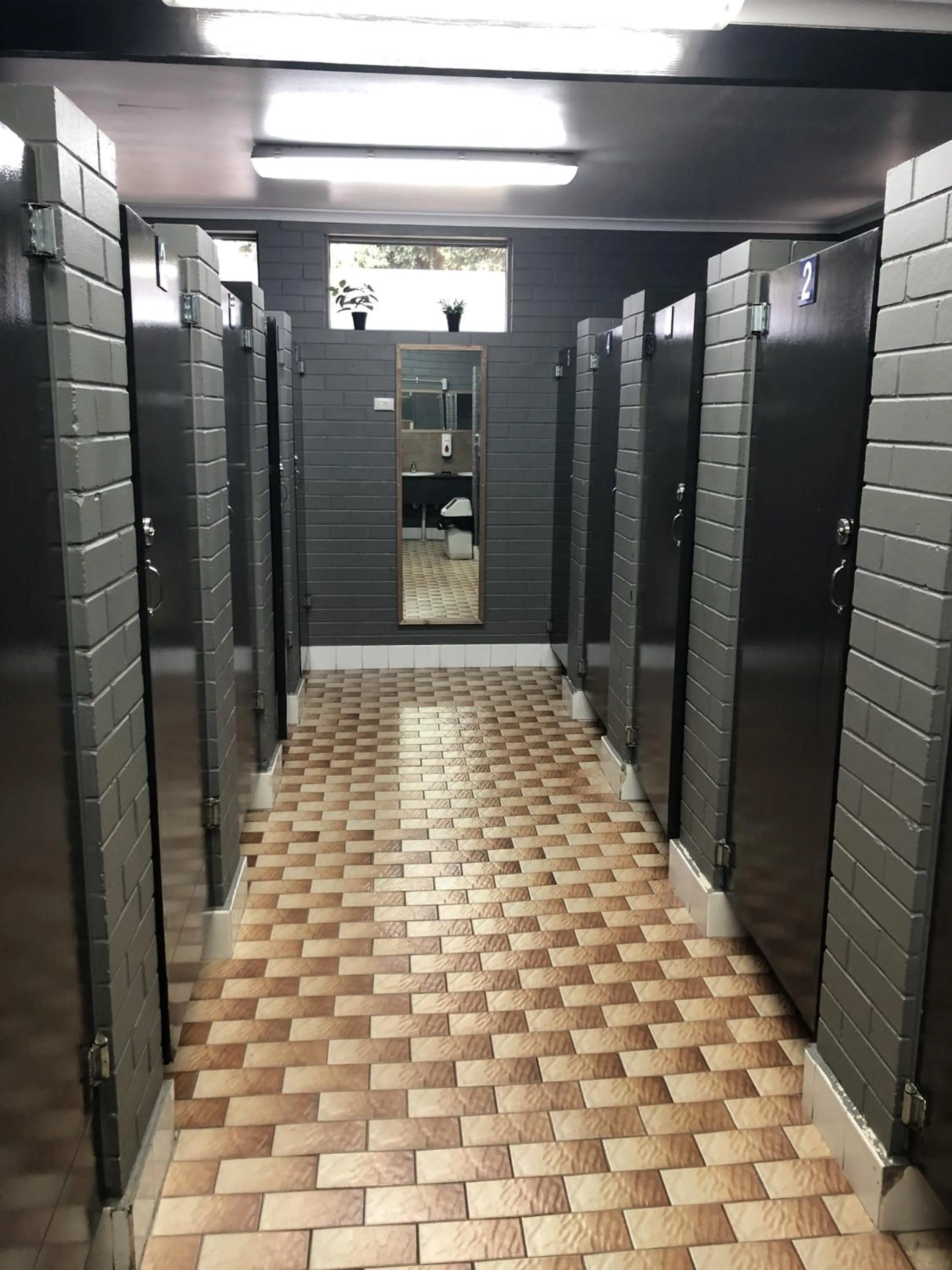 Shower in BIG4 Ingenia Holidays Wagga Wagga