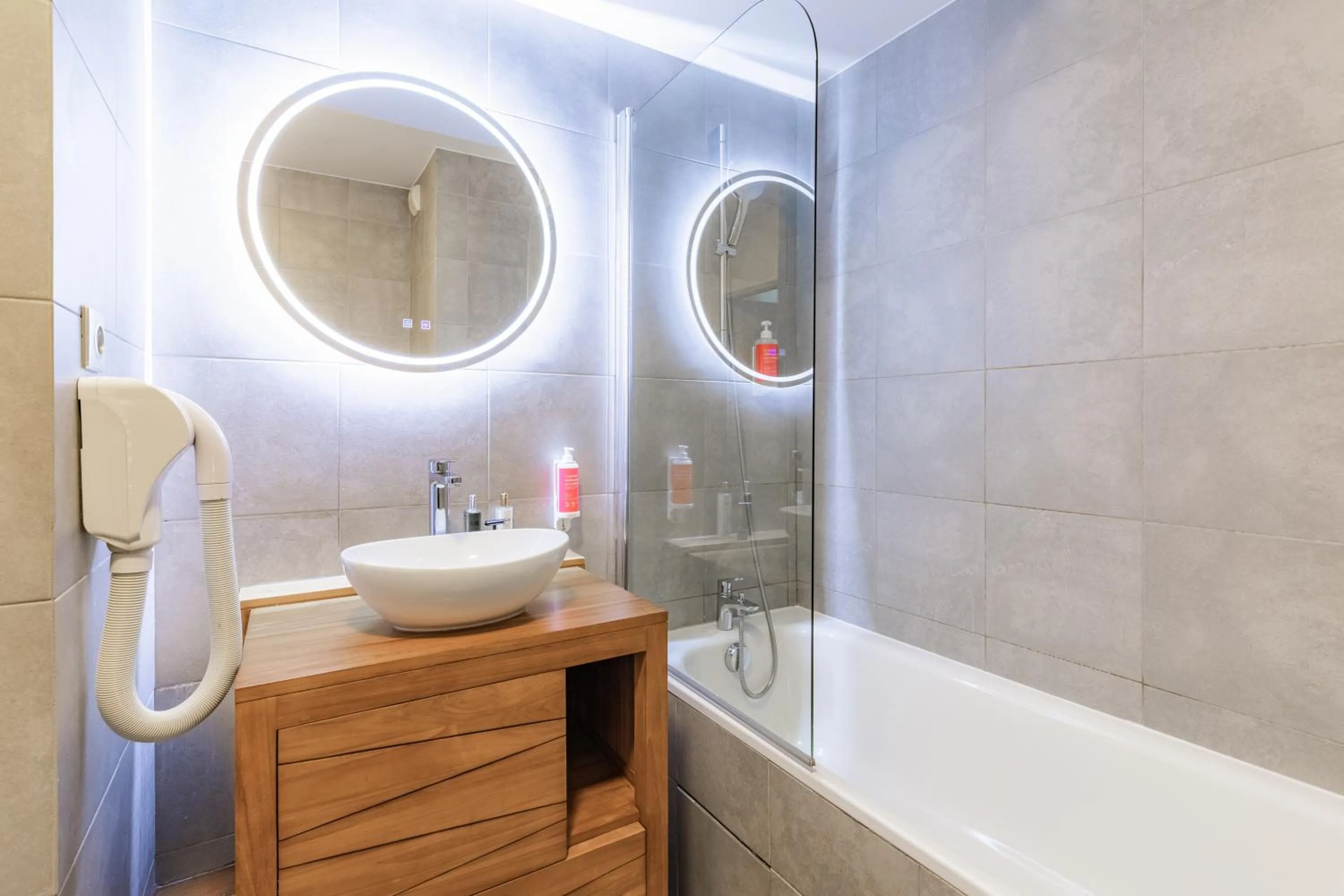 Bathroom in Appart’City Confort Lyon Cité Internationale