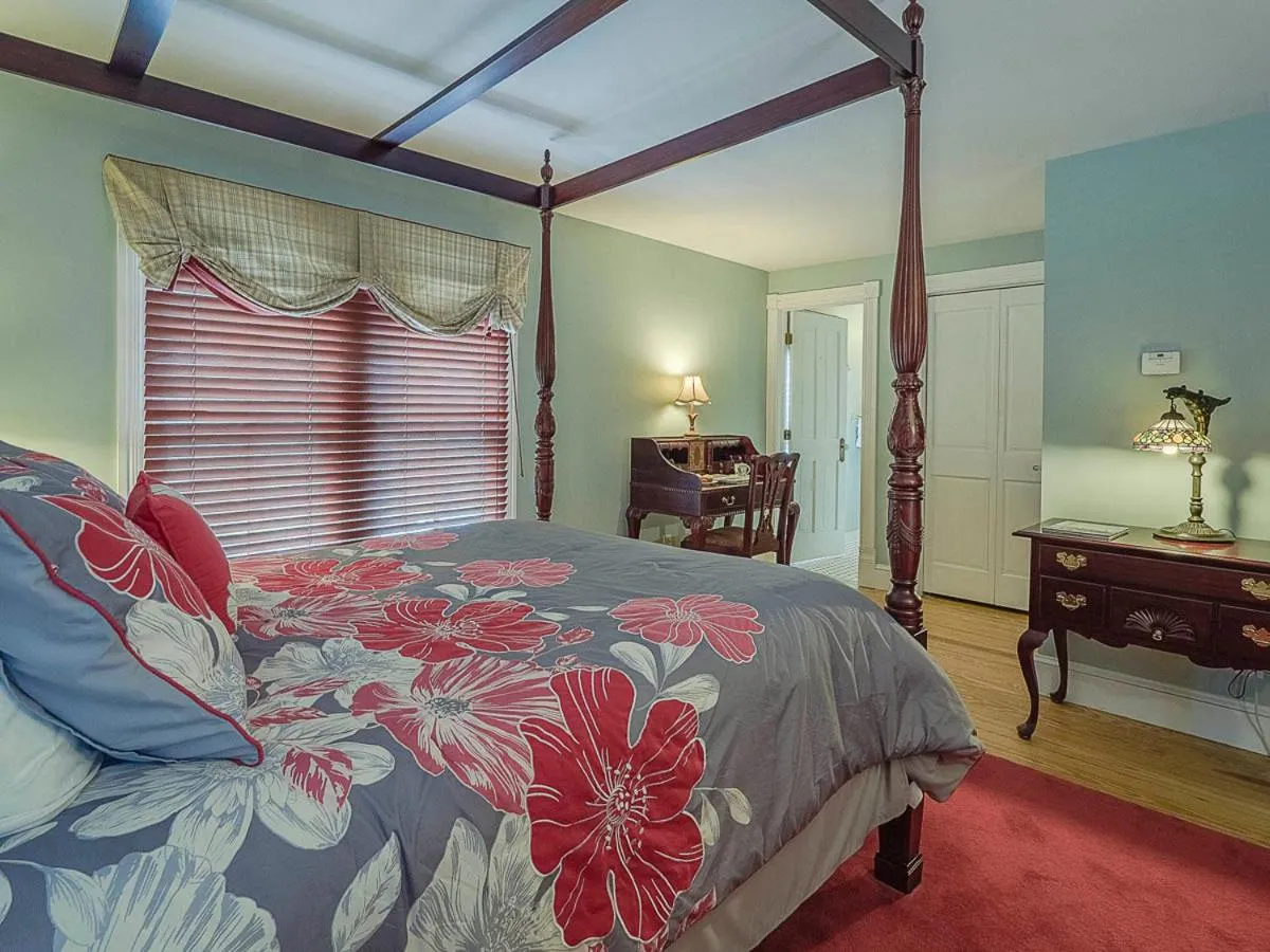 Bed in George Brooks House B&B