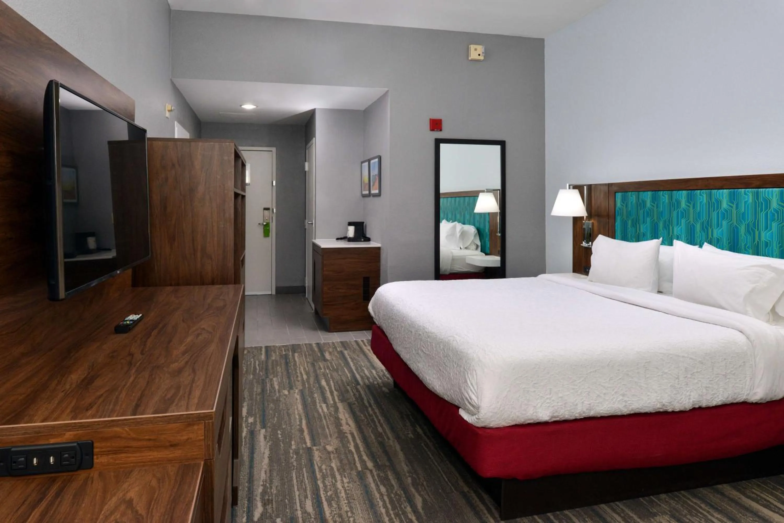 Bed in Hampton Inn by Hilton Panama City Beach