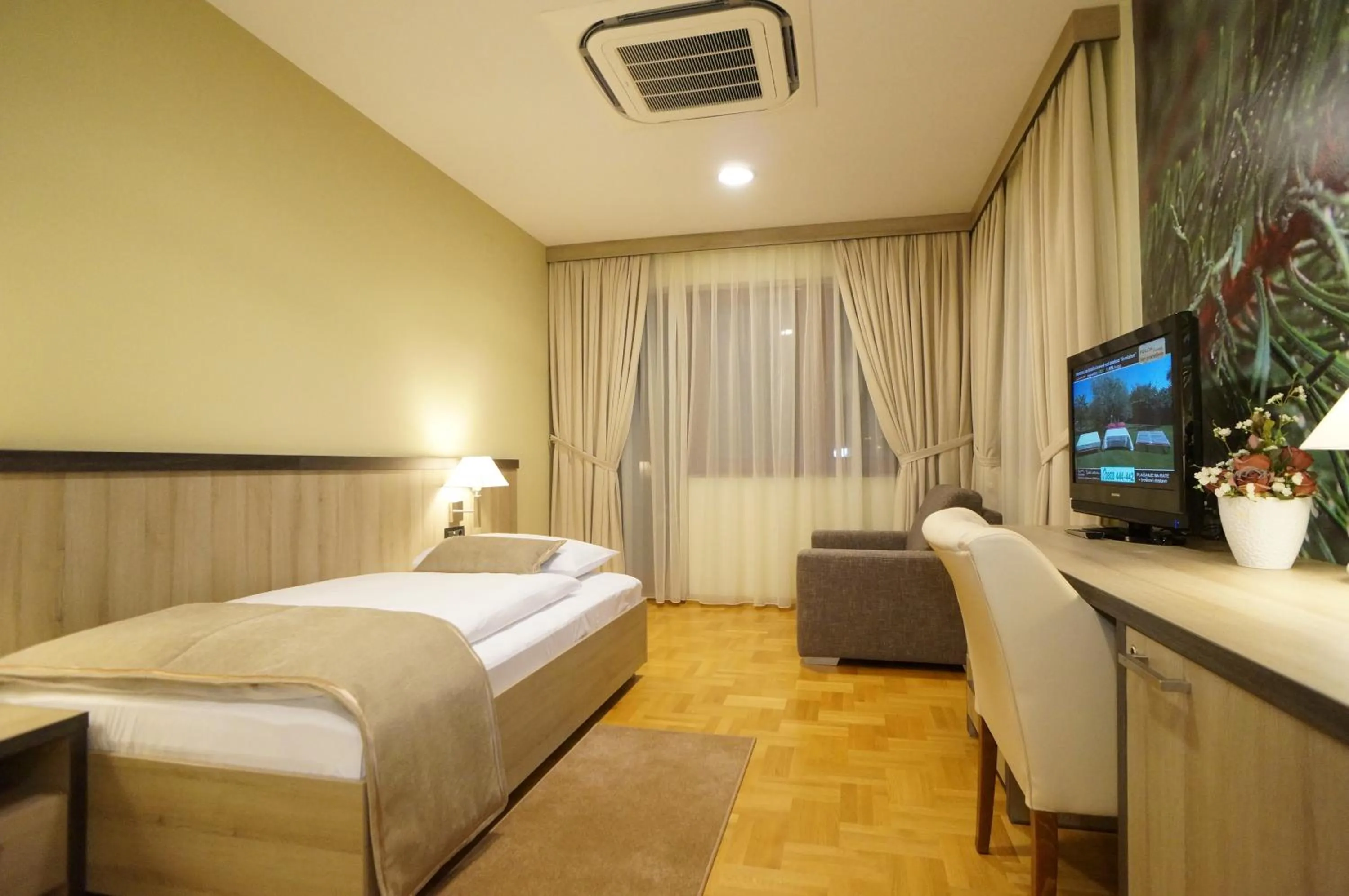 Bed in Hotel Calypso