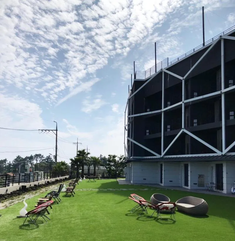 Property building in Gladsheim Hotel