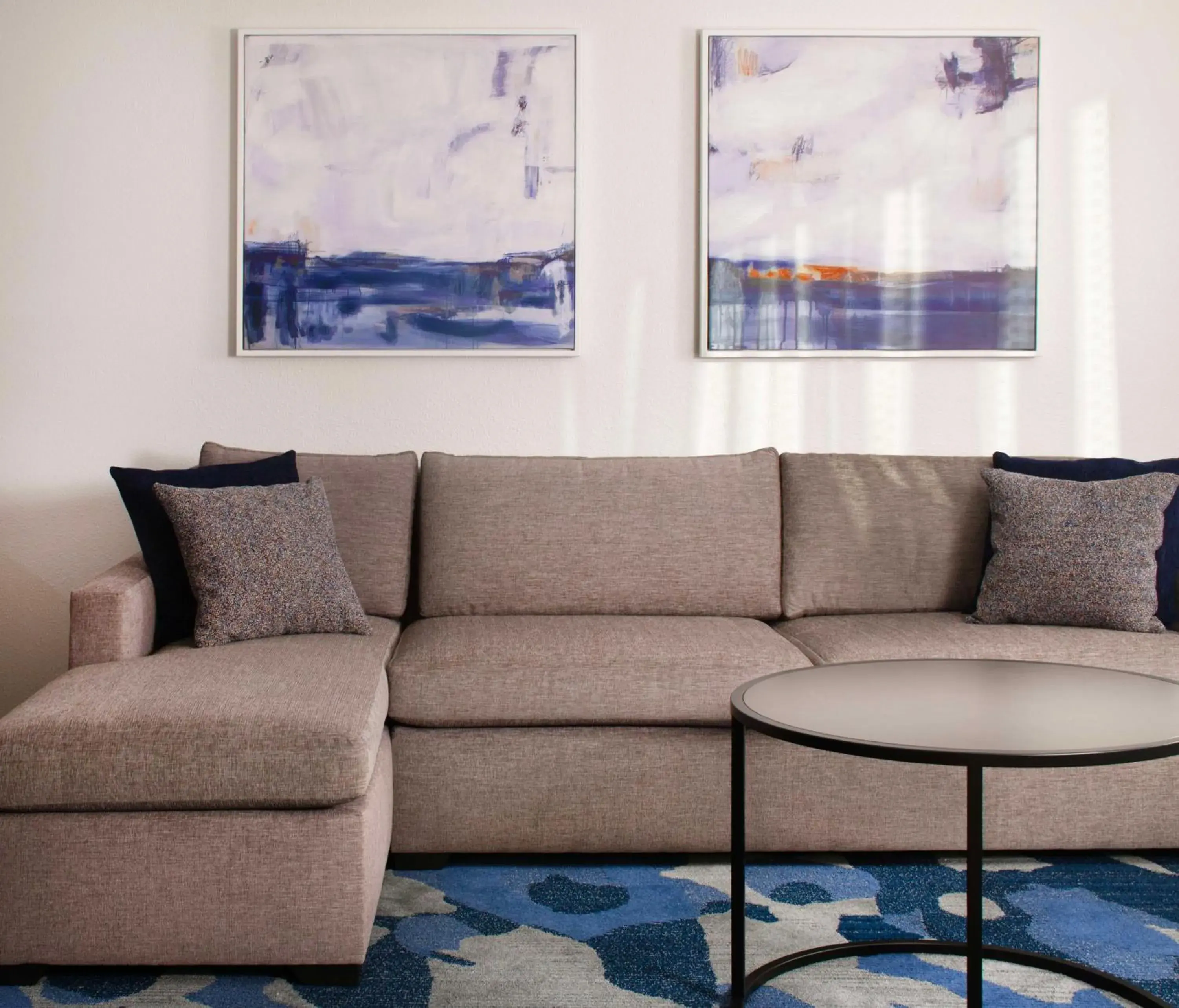 Living room in Embassy Suites by Hilton Palm Beach Gardens PGA Boulevard Living room in Embassy Suites by Hilton Palm Beach Gardens PGA Boulevard