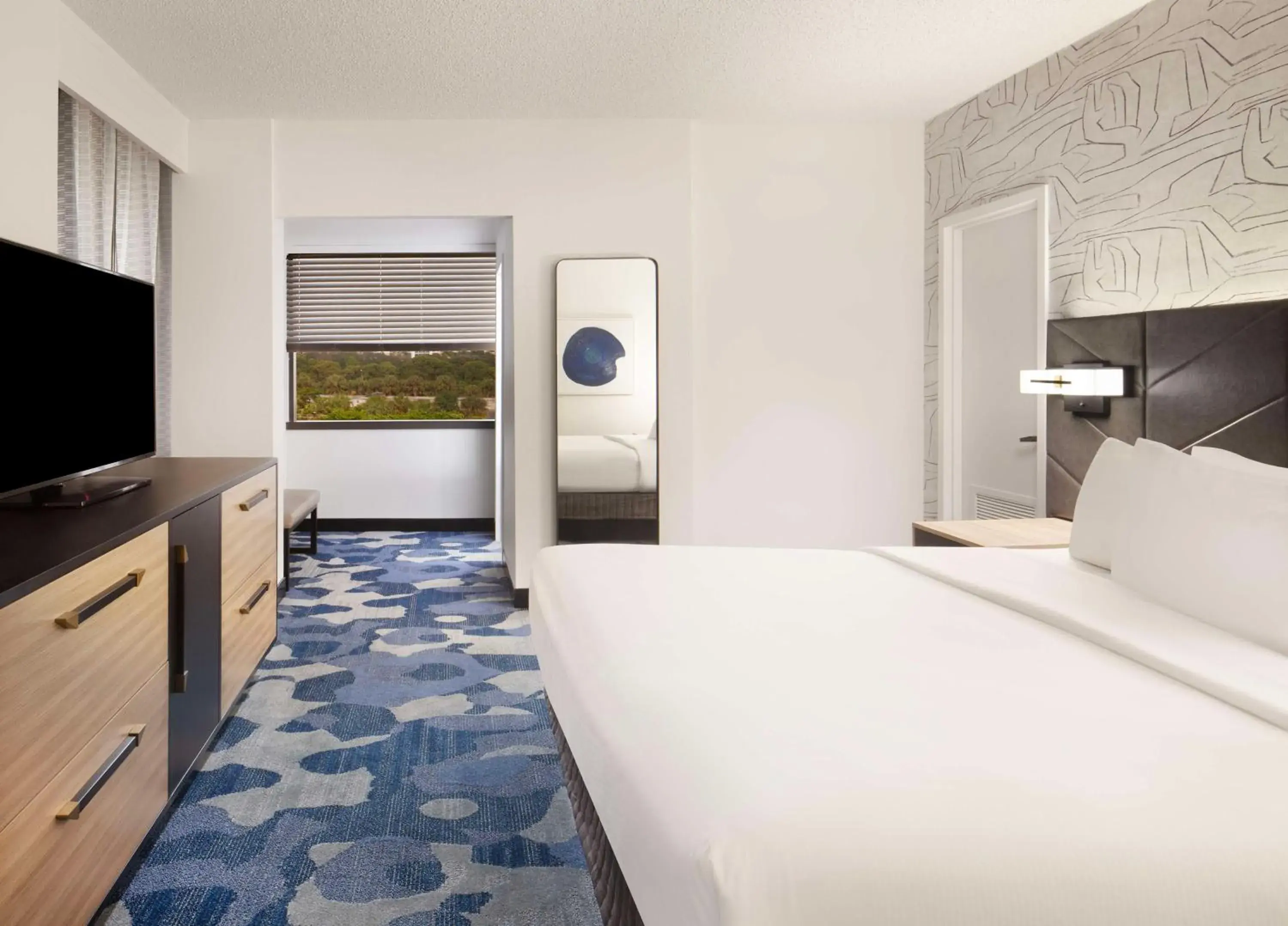 Bed in Embassy Suites by Hilton Palm Beach Gardens PGA Boulevard Bed in Embassy Suites by Hilton Palm Beach Gardens PGA Boulevard