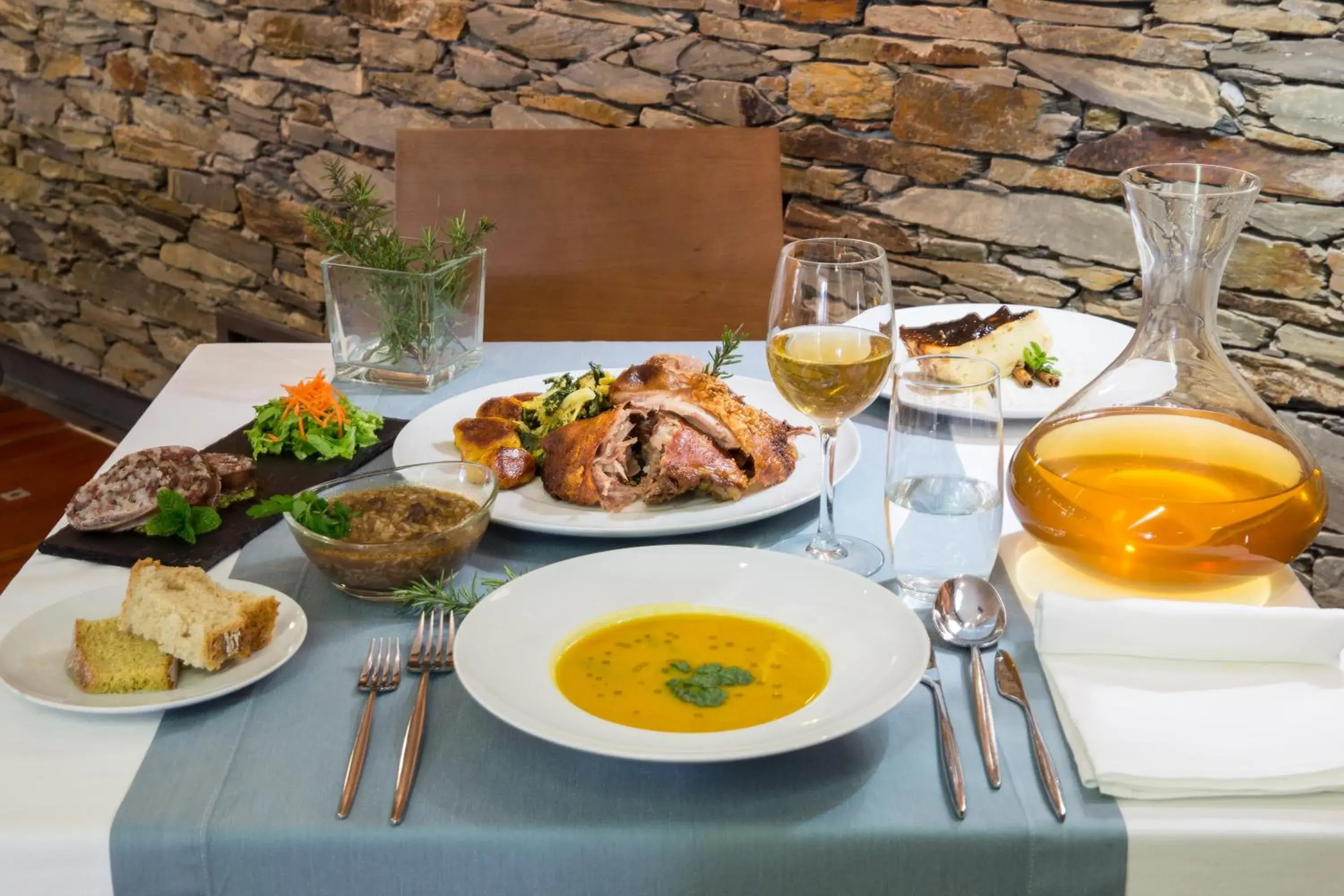 Food and drinks in Hotel Santa Margarida Food and drinks in Hotel Santa Margarida