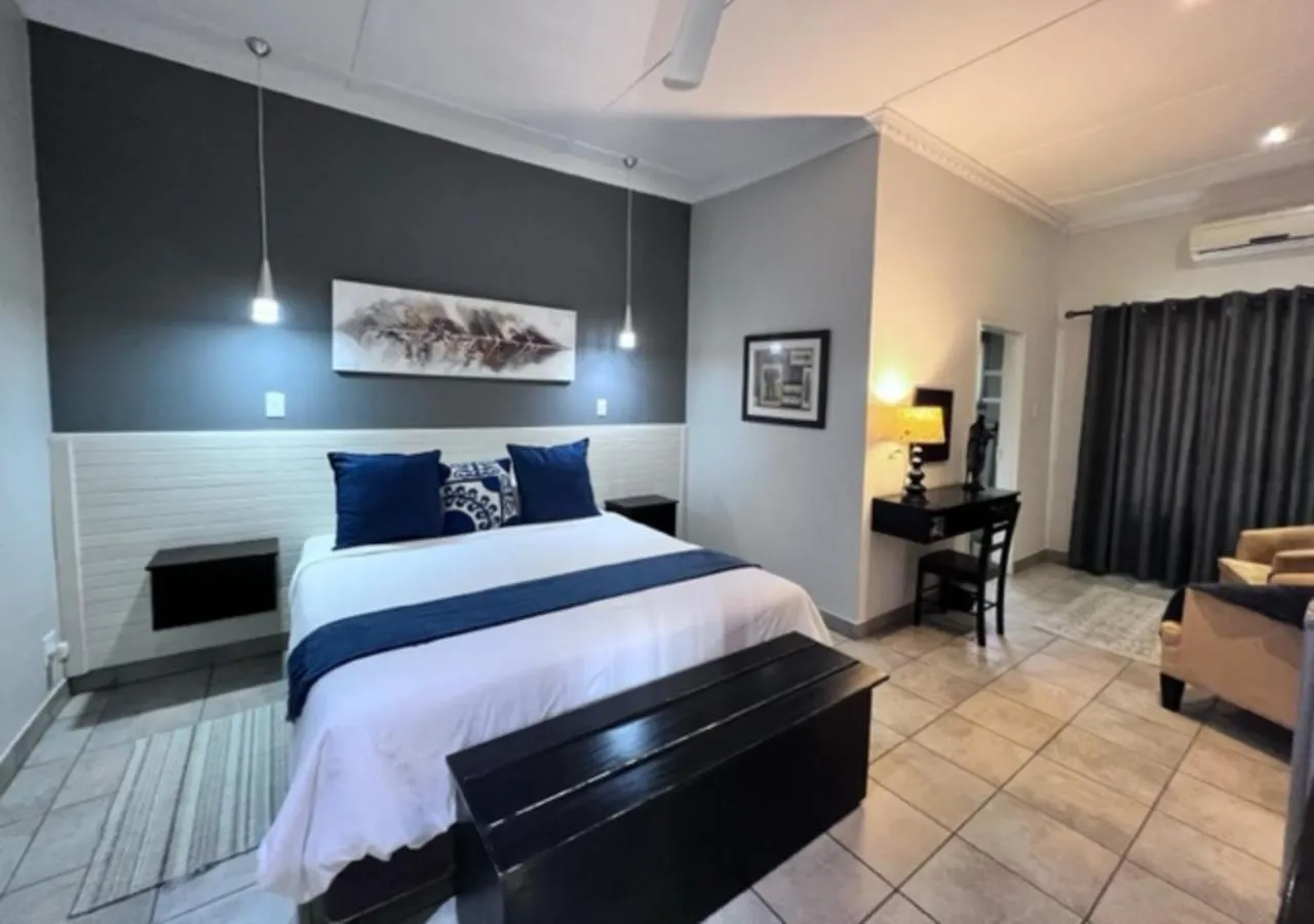 Bedroom, Bed in Turaco Lodge - No Loadshedding