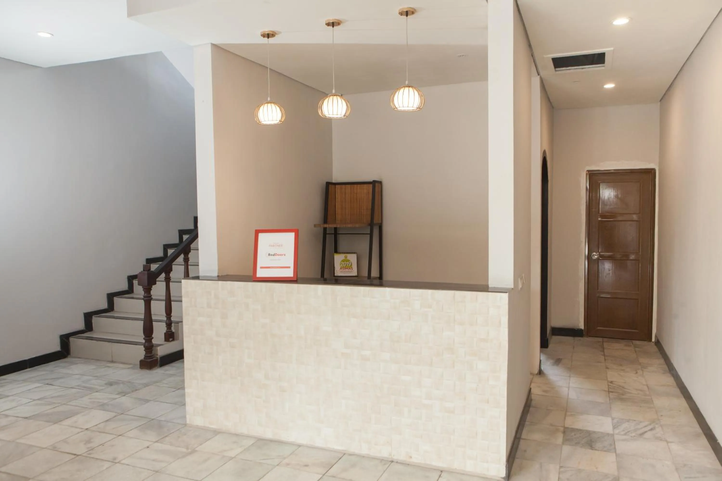 Lobby or reception in RedDoorz @ Wiyung 2