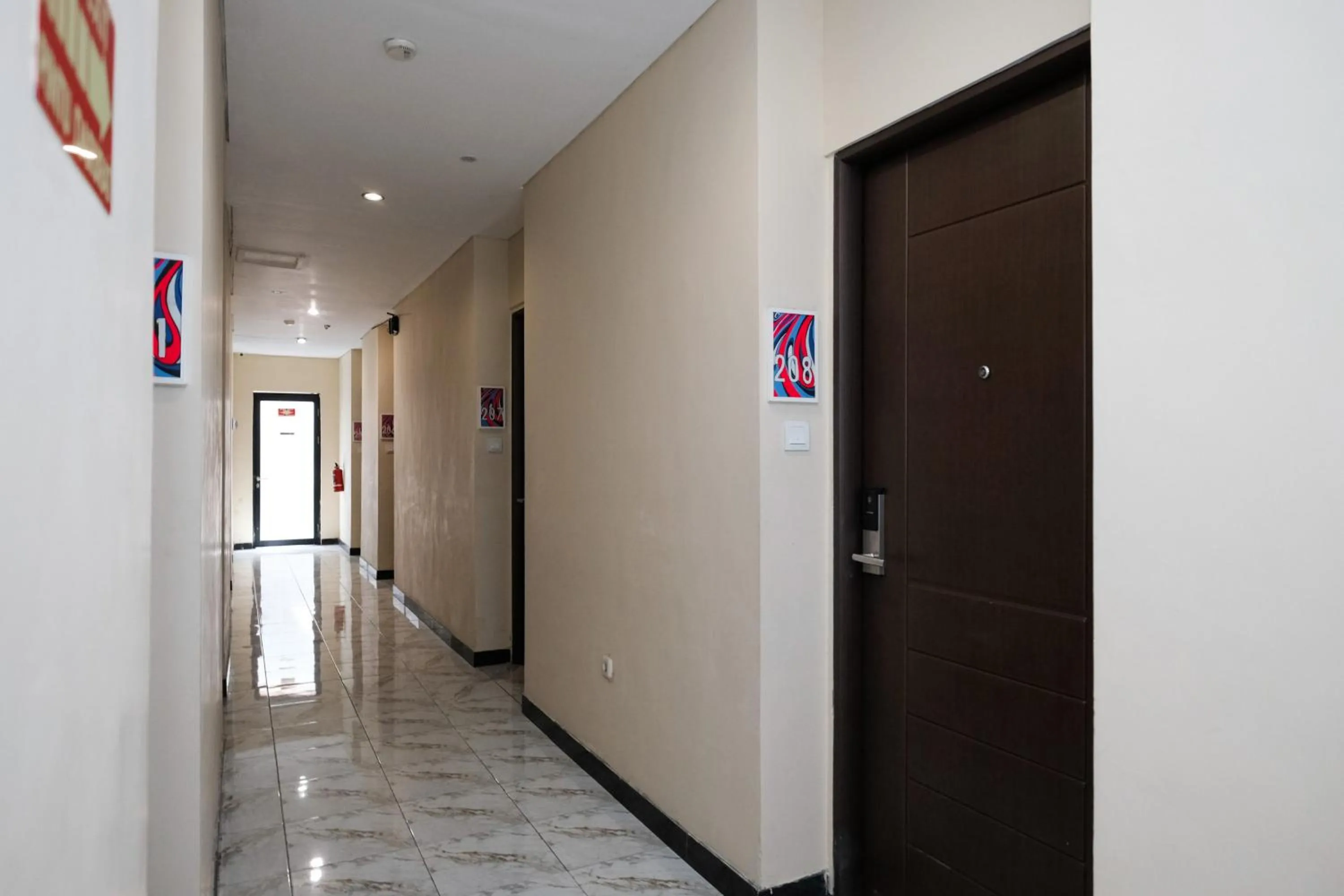 Property building in RedDoorz @ Wiyung 2