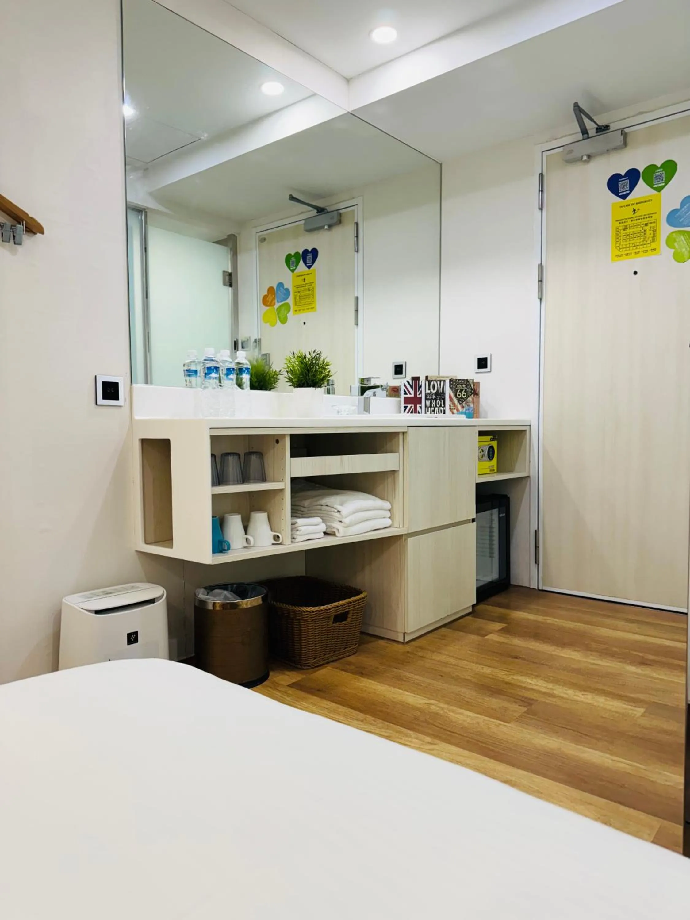 Photo of the whole room in Apause Inn